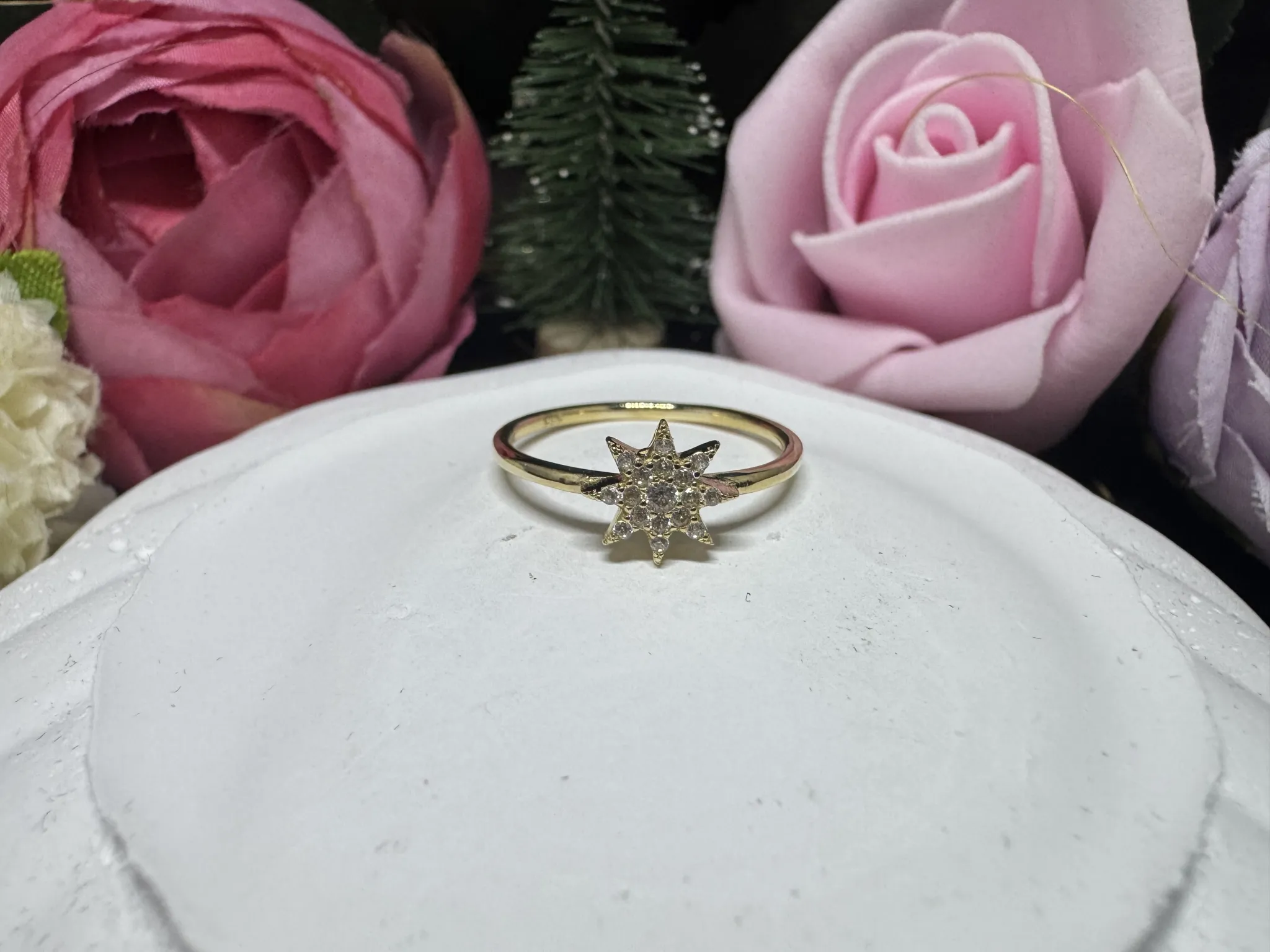 Minimal taşlı yüzük