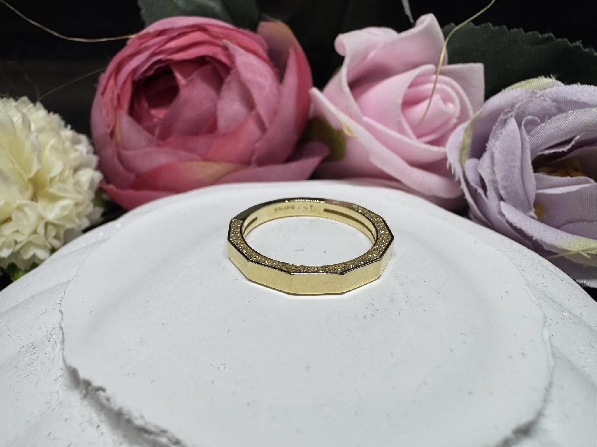 Yarım tam tur taşlı minimal yüzük