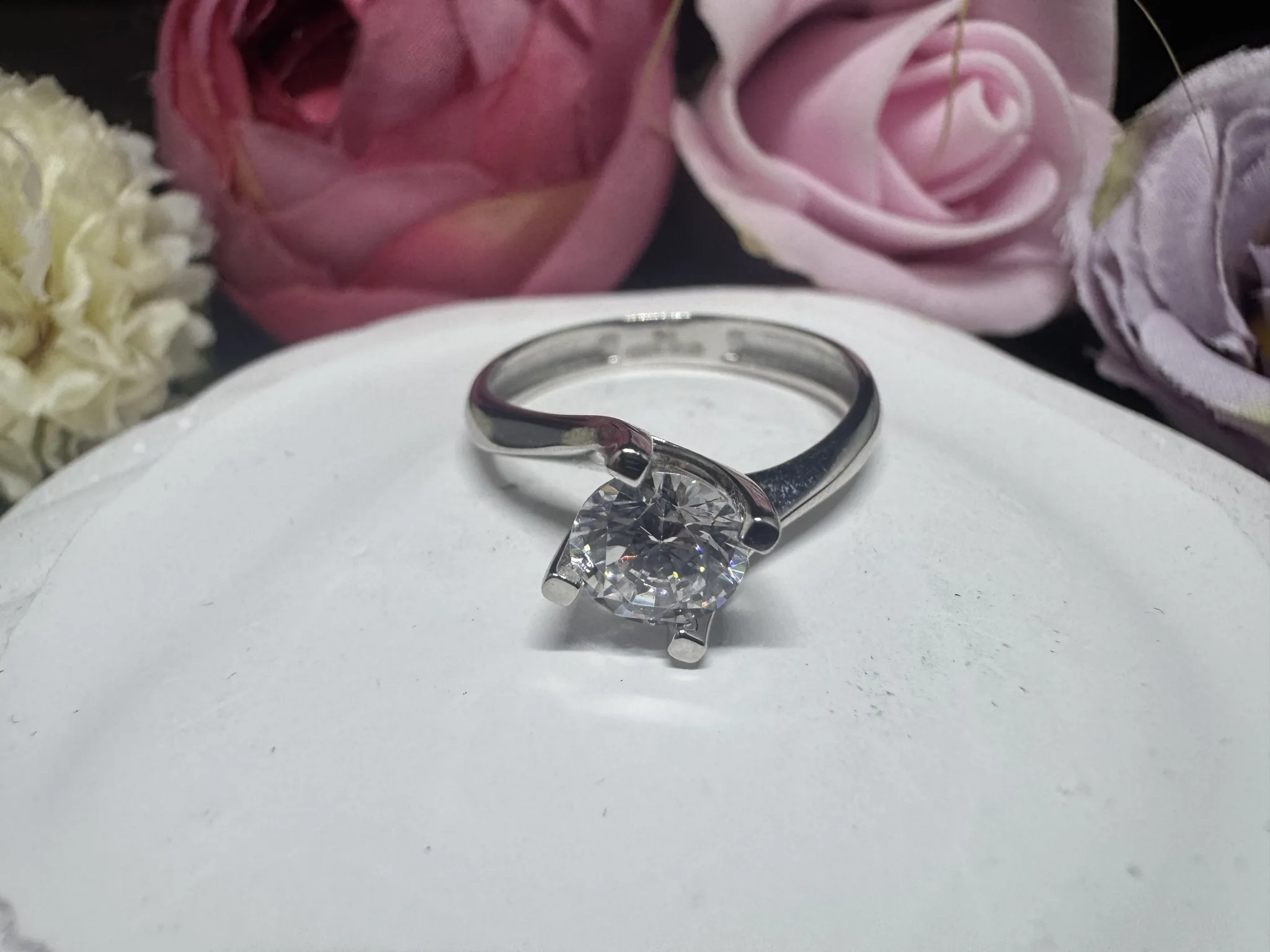 Gül modeli takoz tırnak tektaş