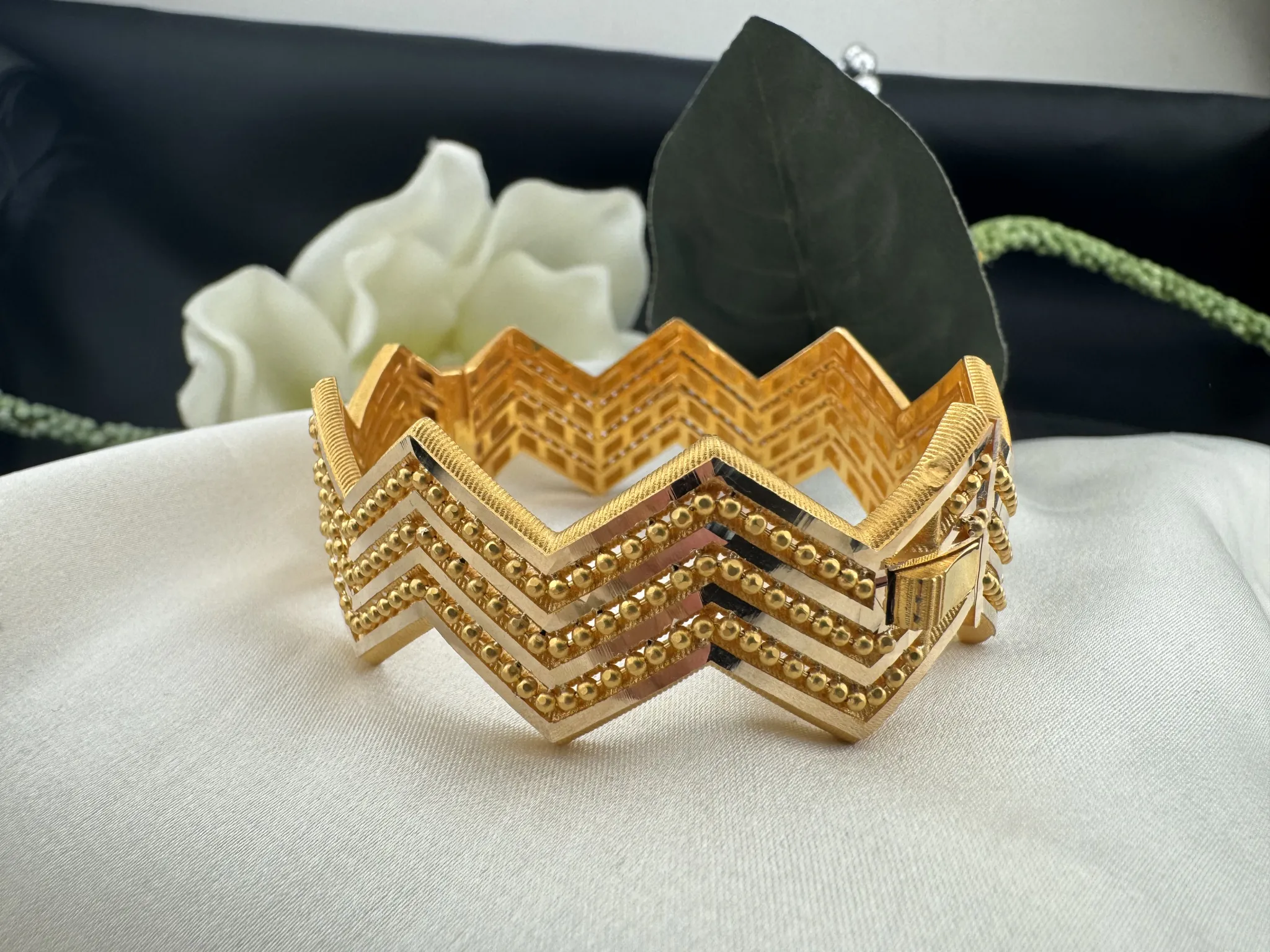 Fantazi Zigzag Kelepçe 