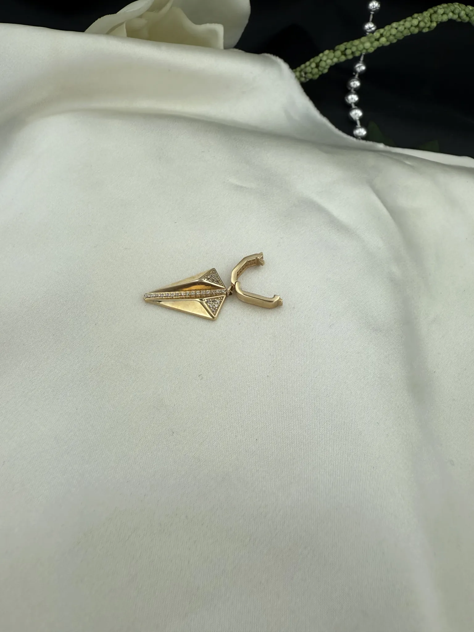 Taşlı Pramit Charm Kolye Ucu
