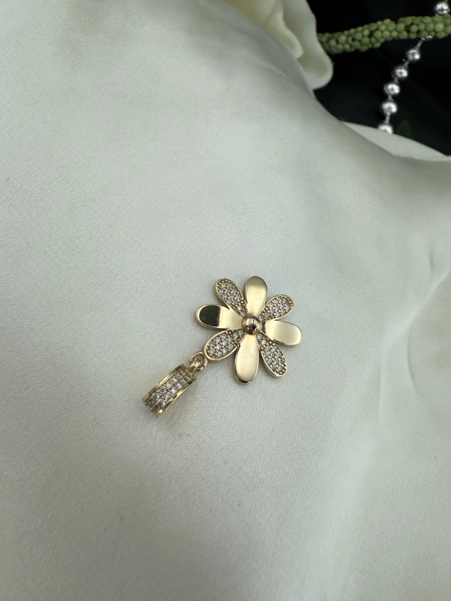 Taşlı Papatya Charm Kolye Ucu