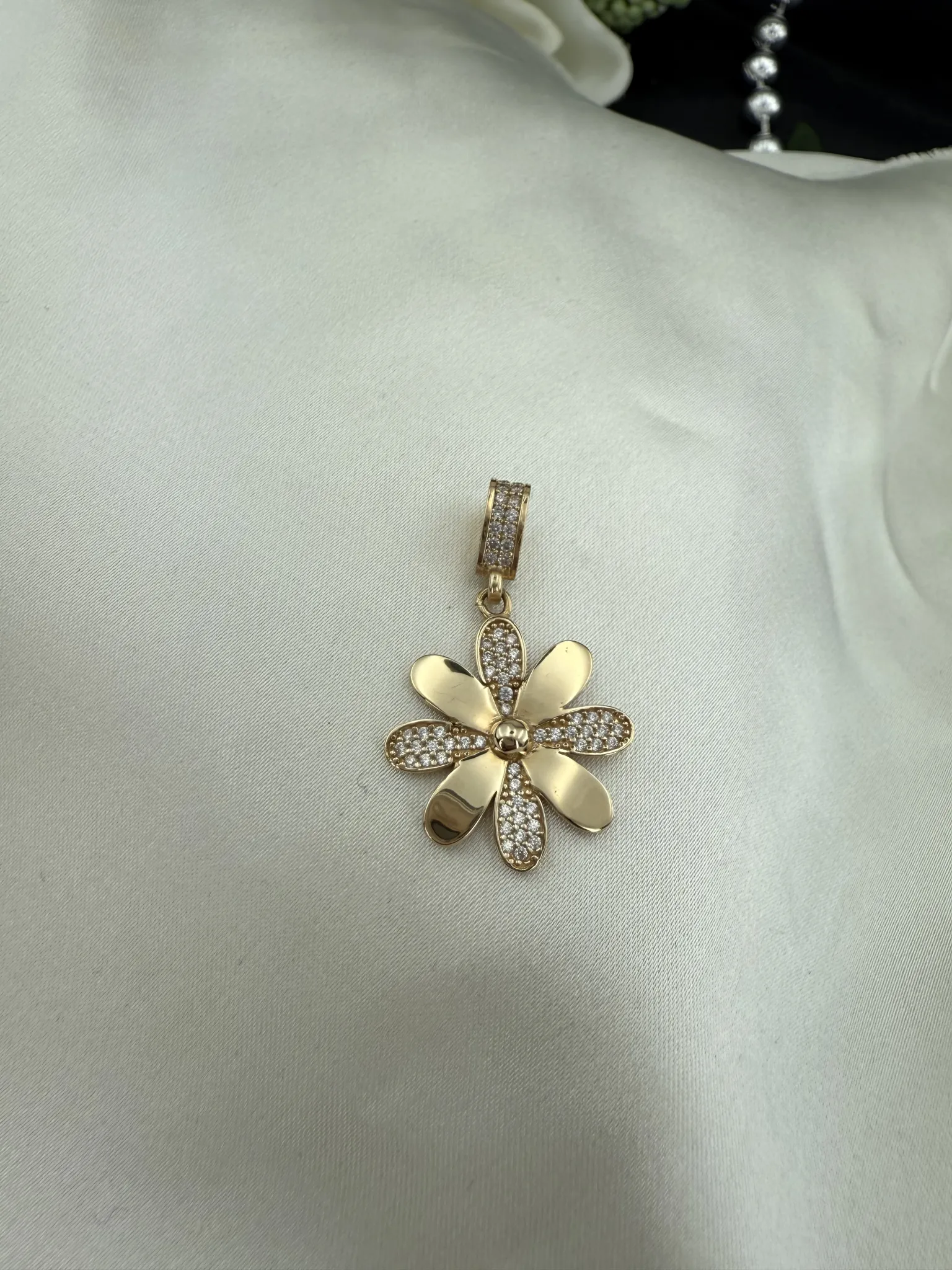 Taşlı Papatya Charm Kolye Ucu