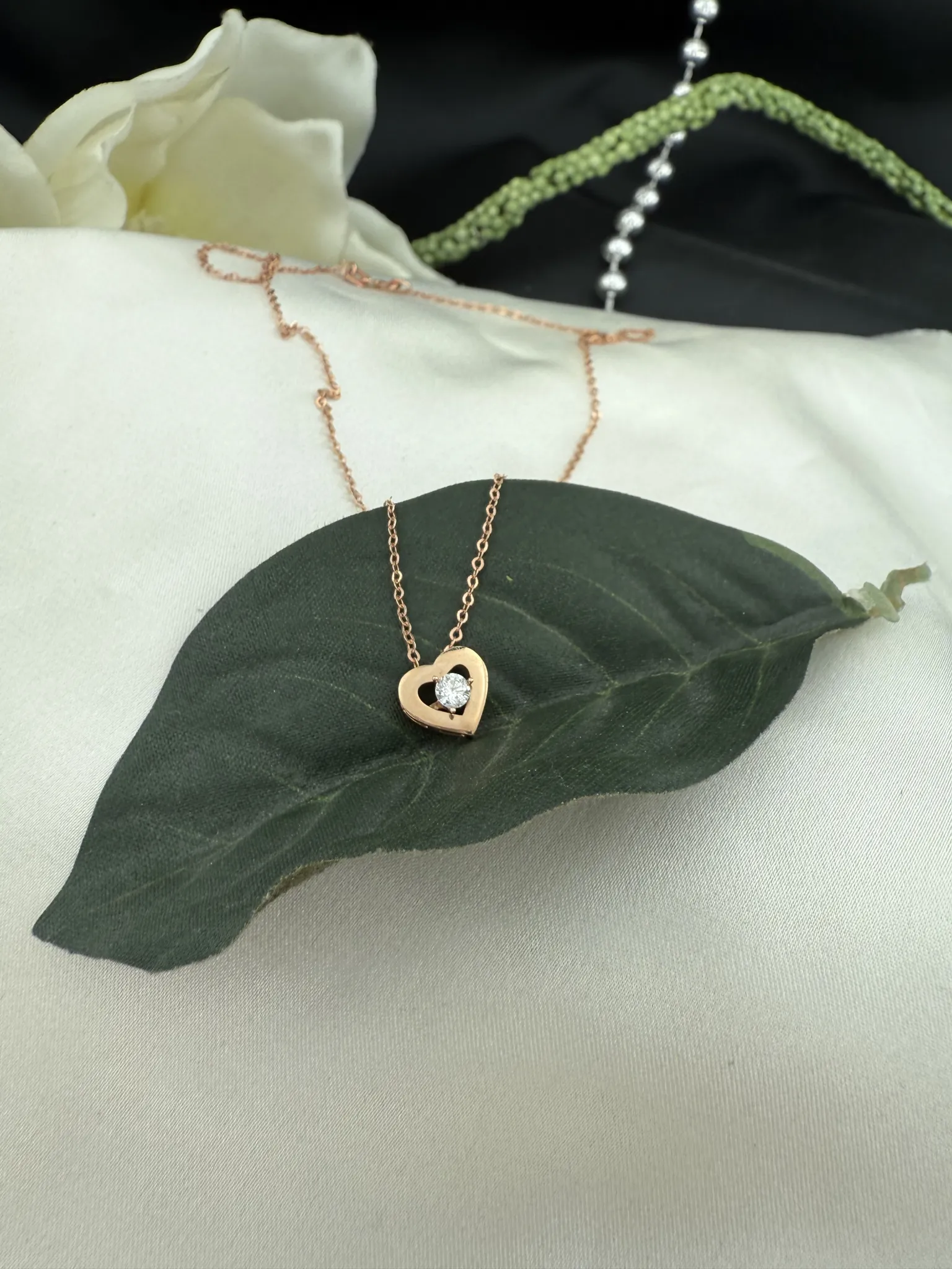 Komple Rose Altın Taşlı Kalp Kolye