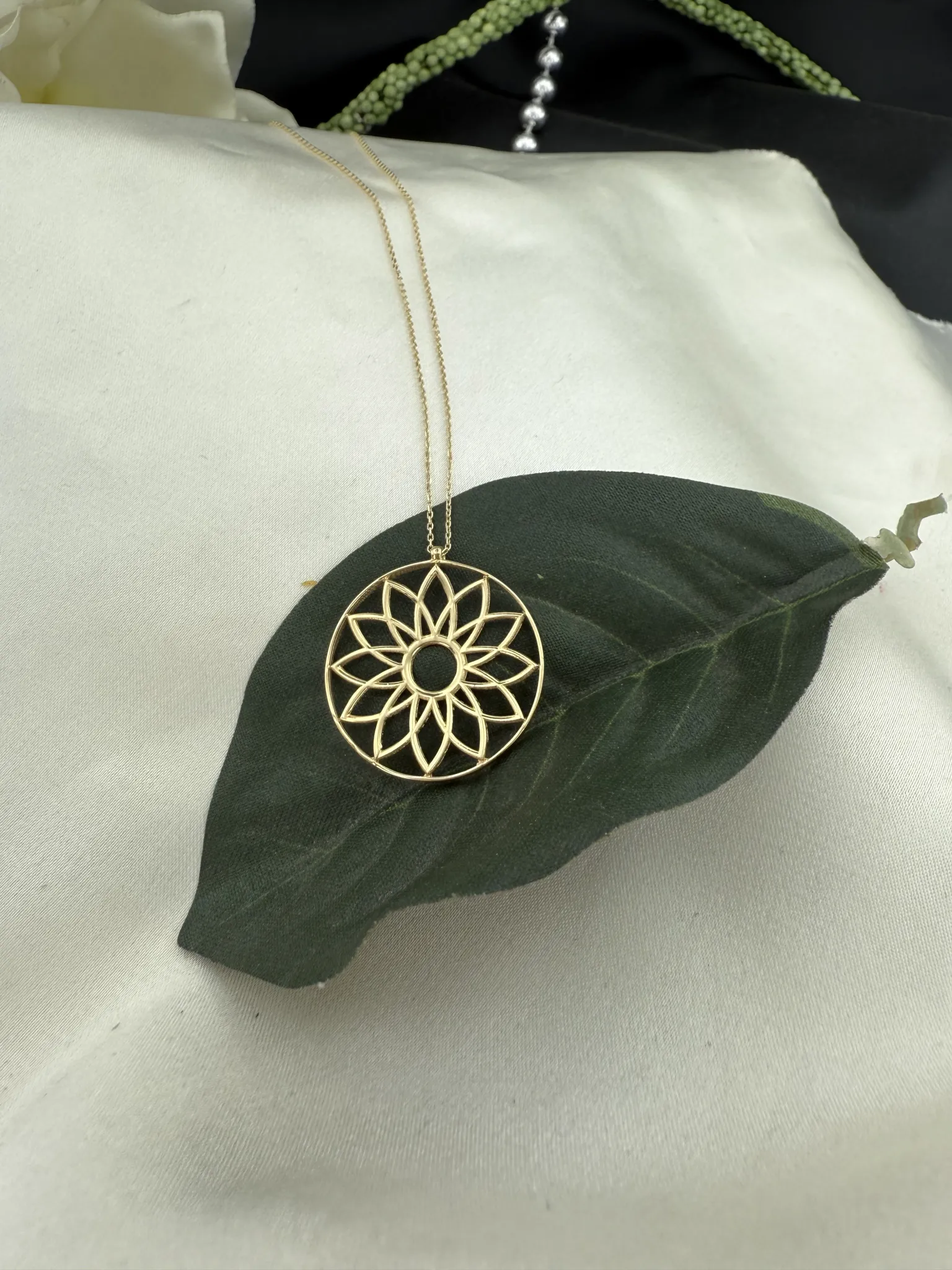 Taşsız Lotus Çiçeği Kolye