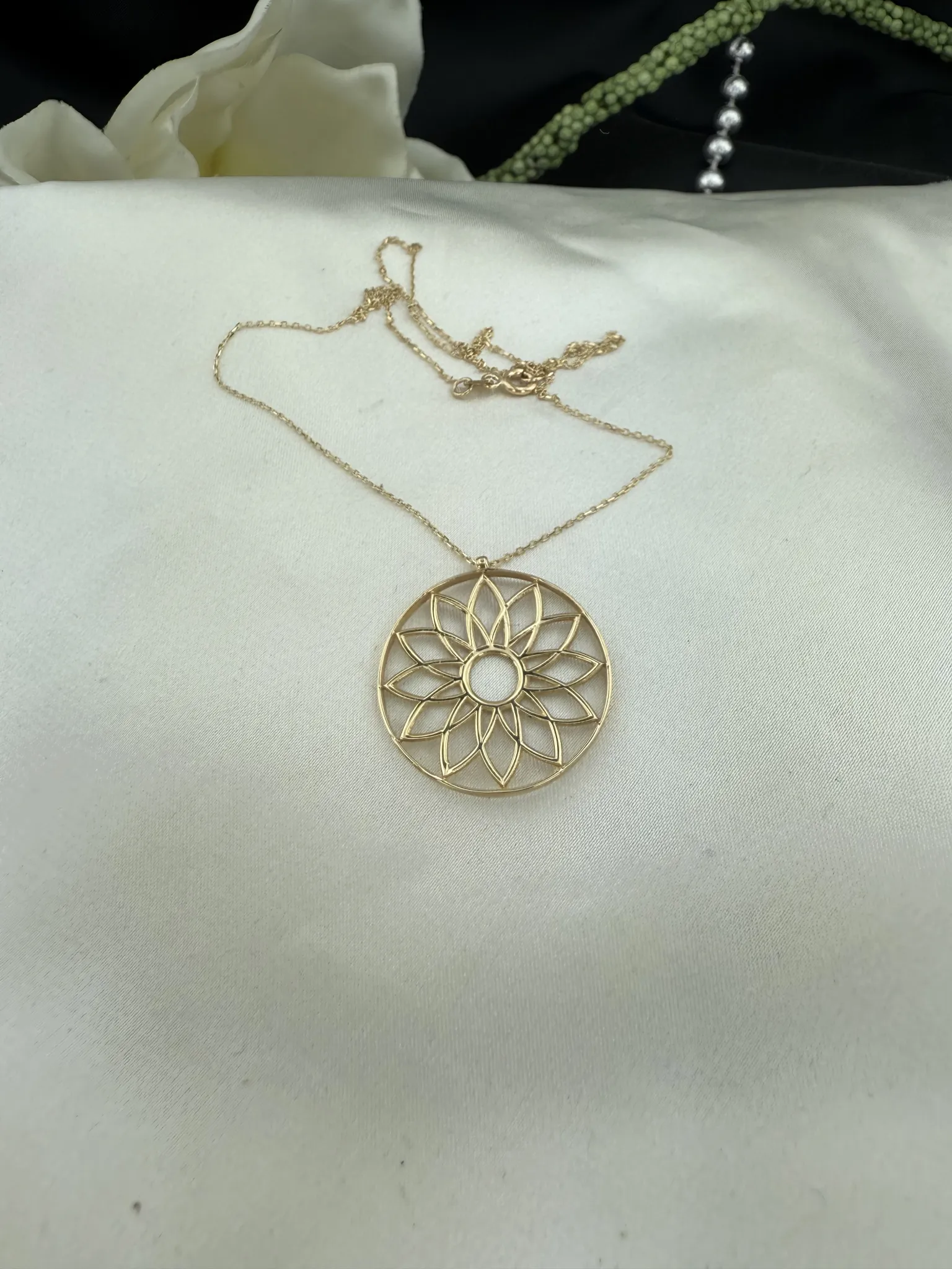 Taşsız Lotus Çiçeği Kolye
