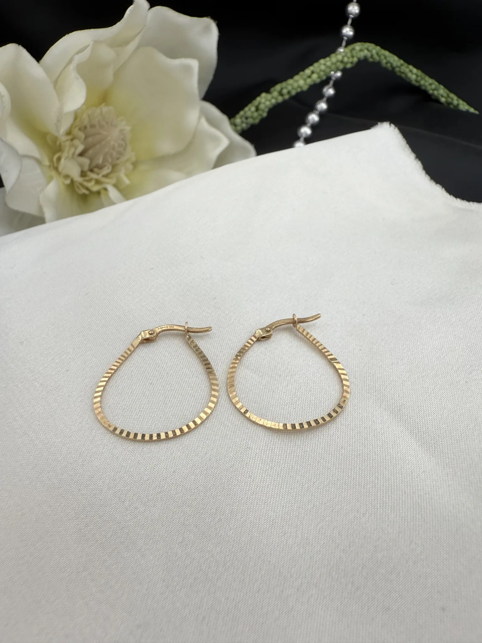 Taşsız Kalemli Oval Küpe