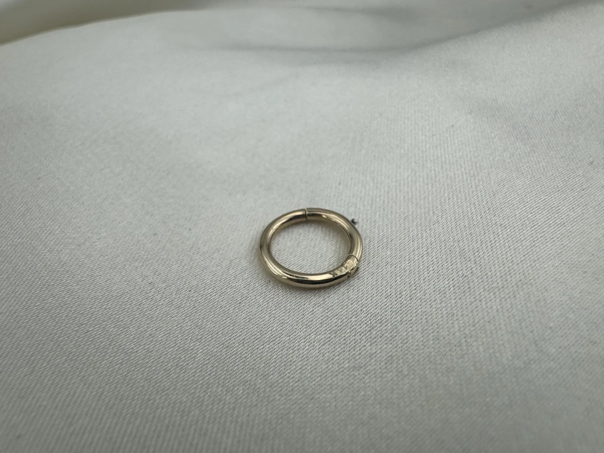 Taşsız Sade Halka Tragus