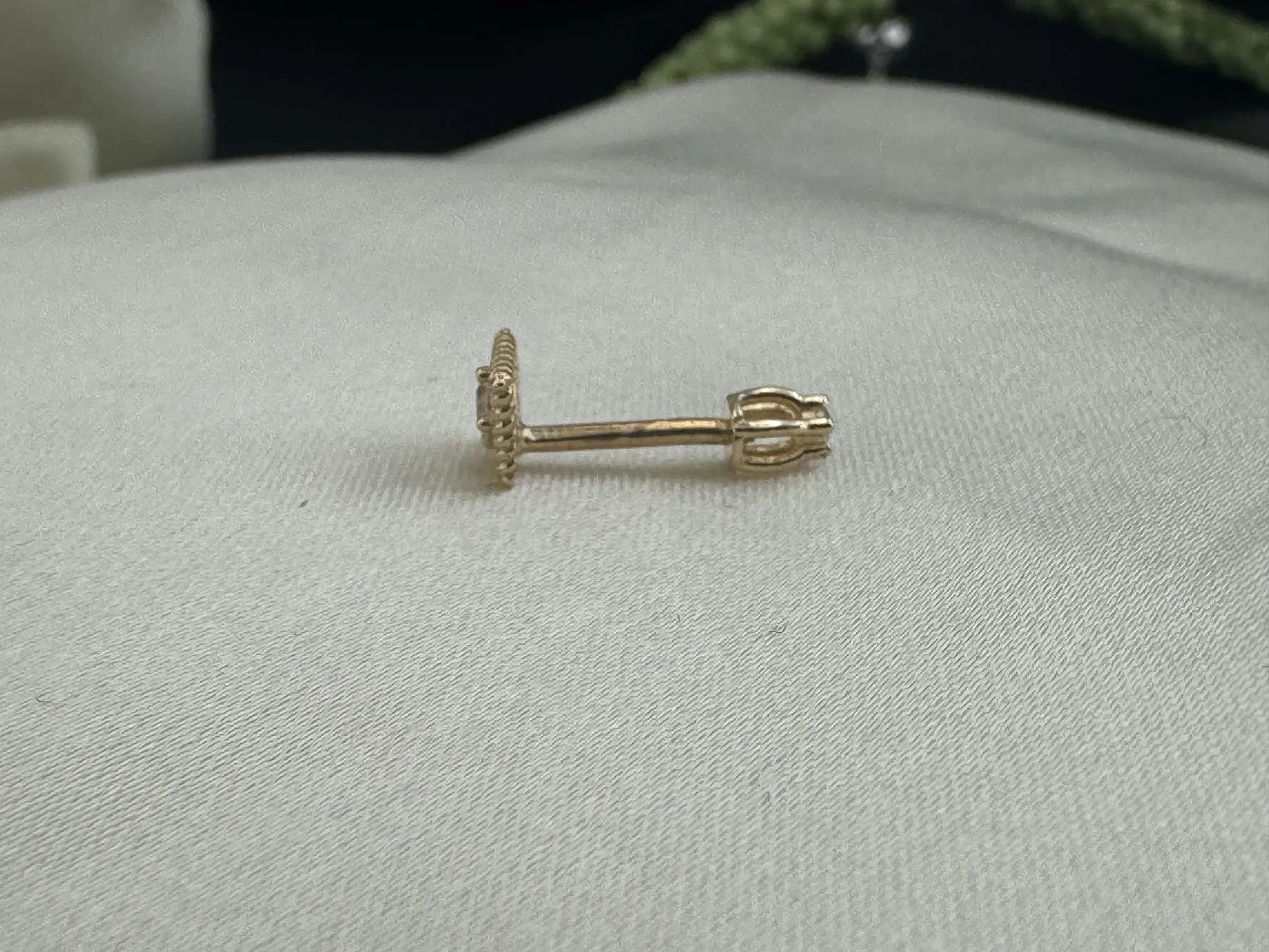 Taşlı Kare Tragus