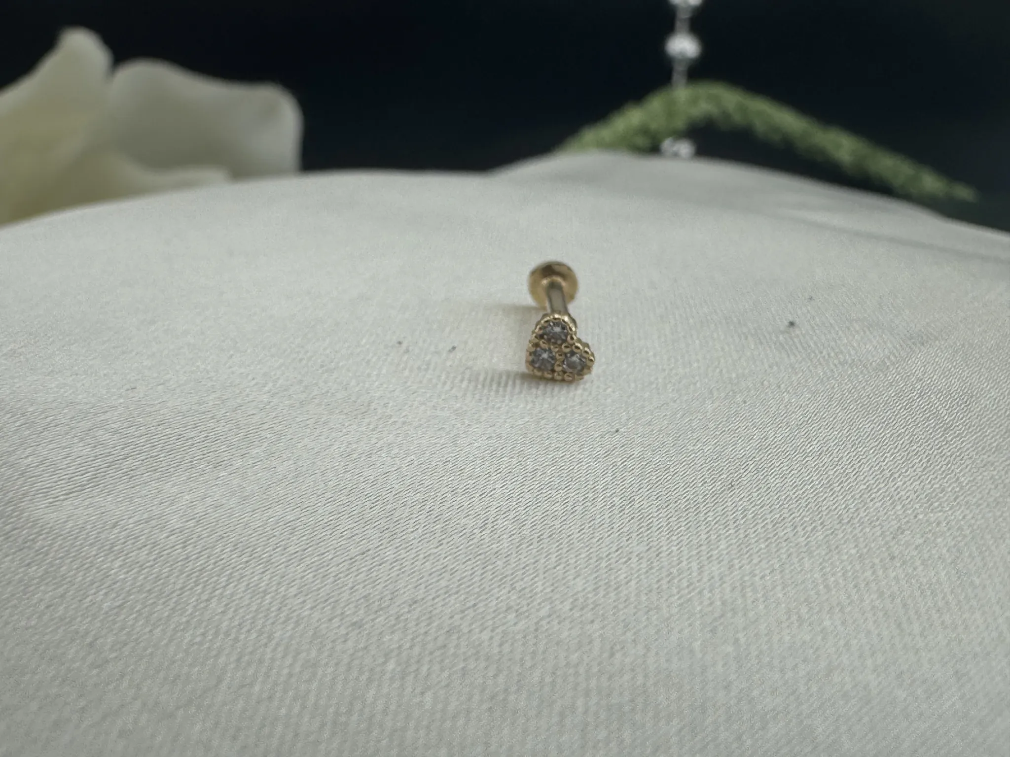 Taşlı Kalp Tragus