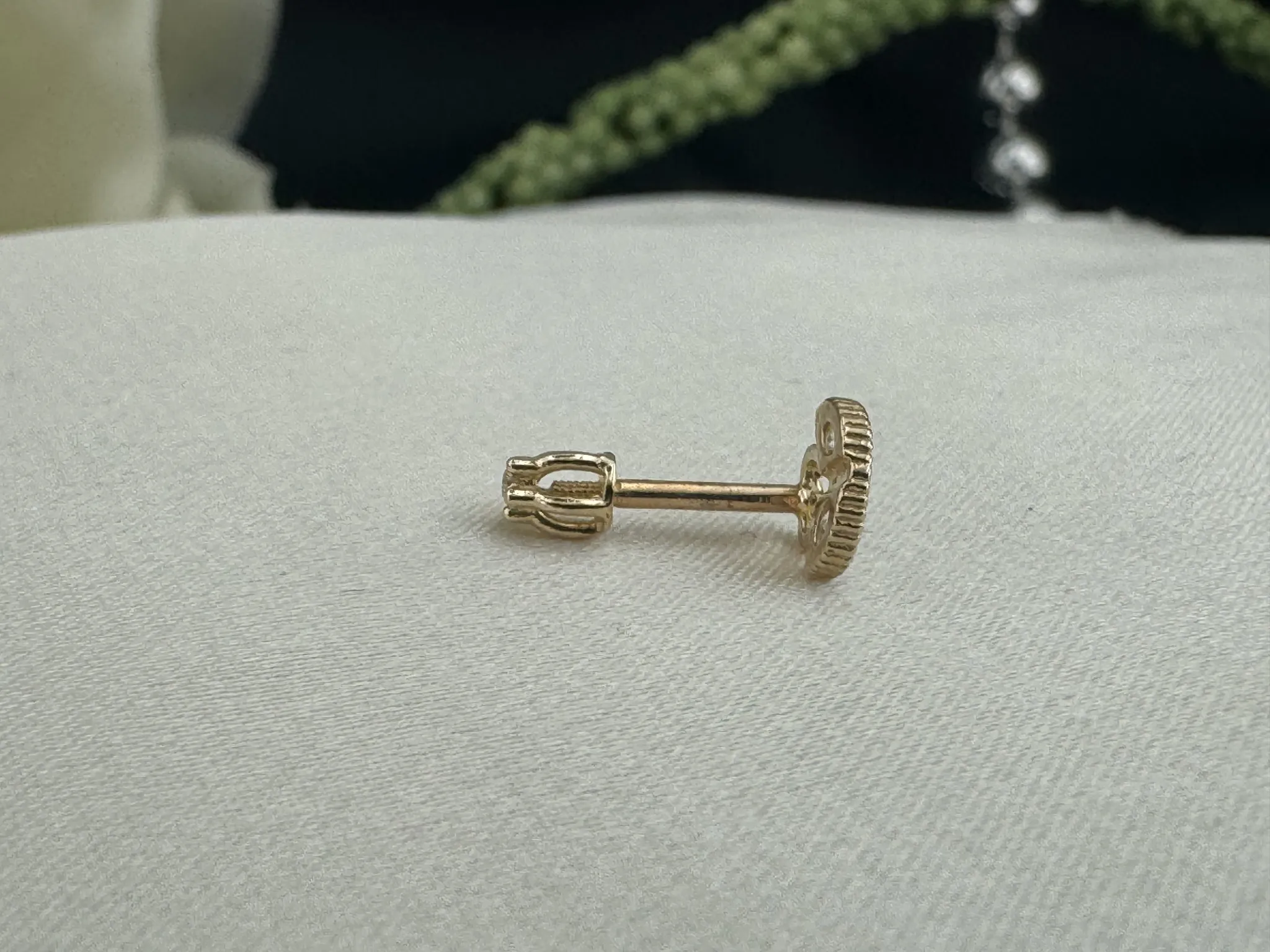 Taşlı Kalp Tragus