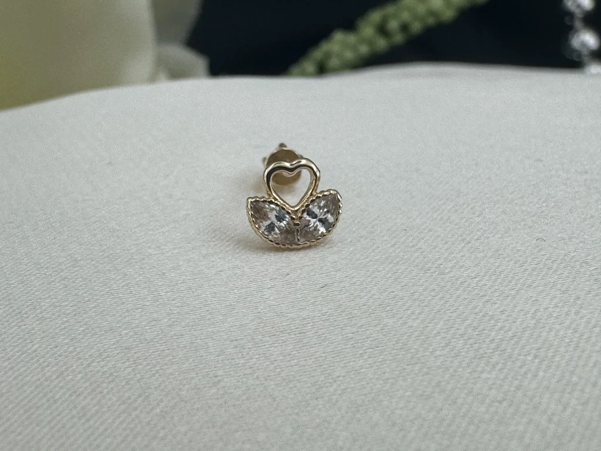 Taşlı Kalp Tragus