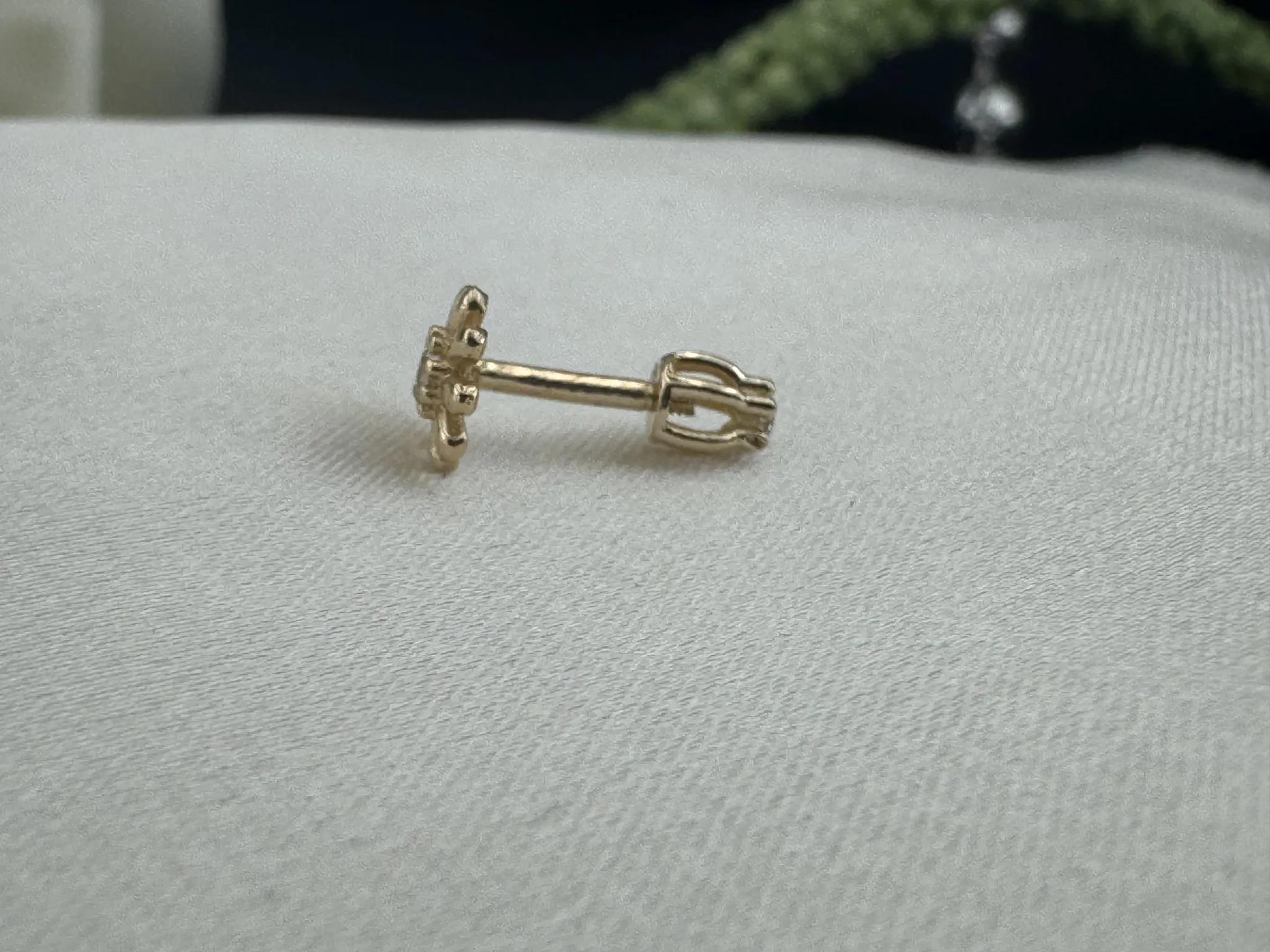 Taşlı Çiçek Tragus