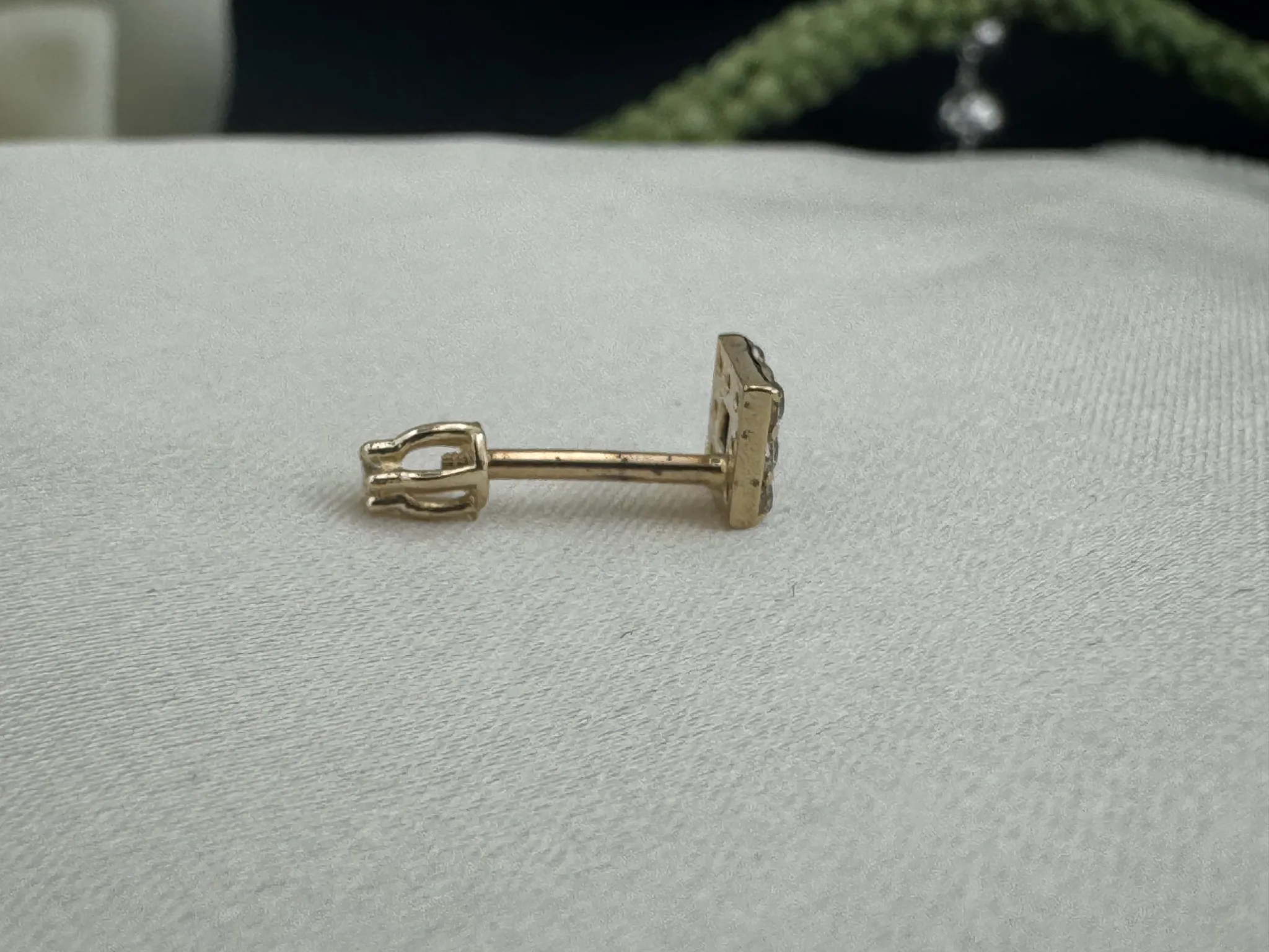 Taşlı Kare Tragus