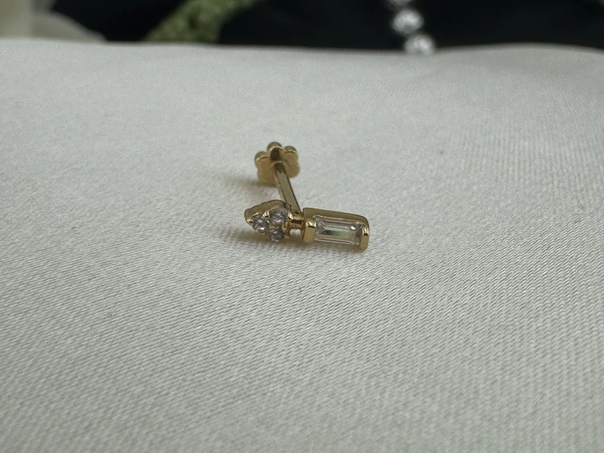 Baget Taşlı Minik Kalp Tragus