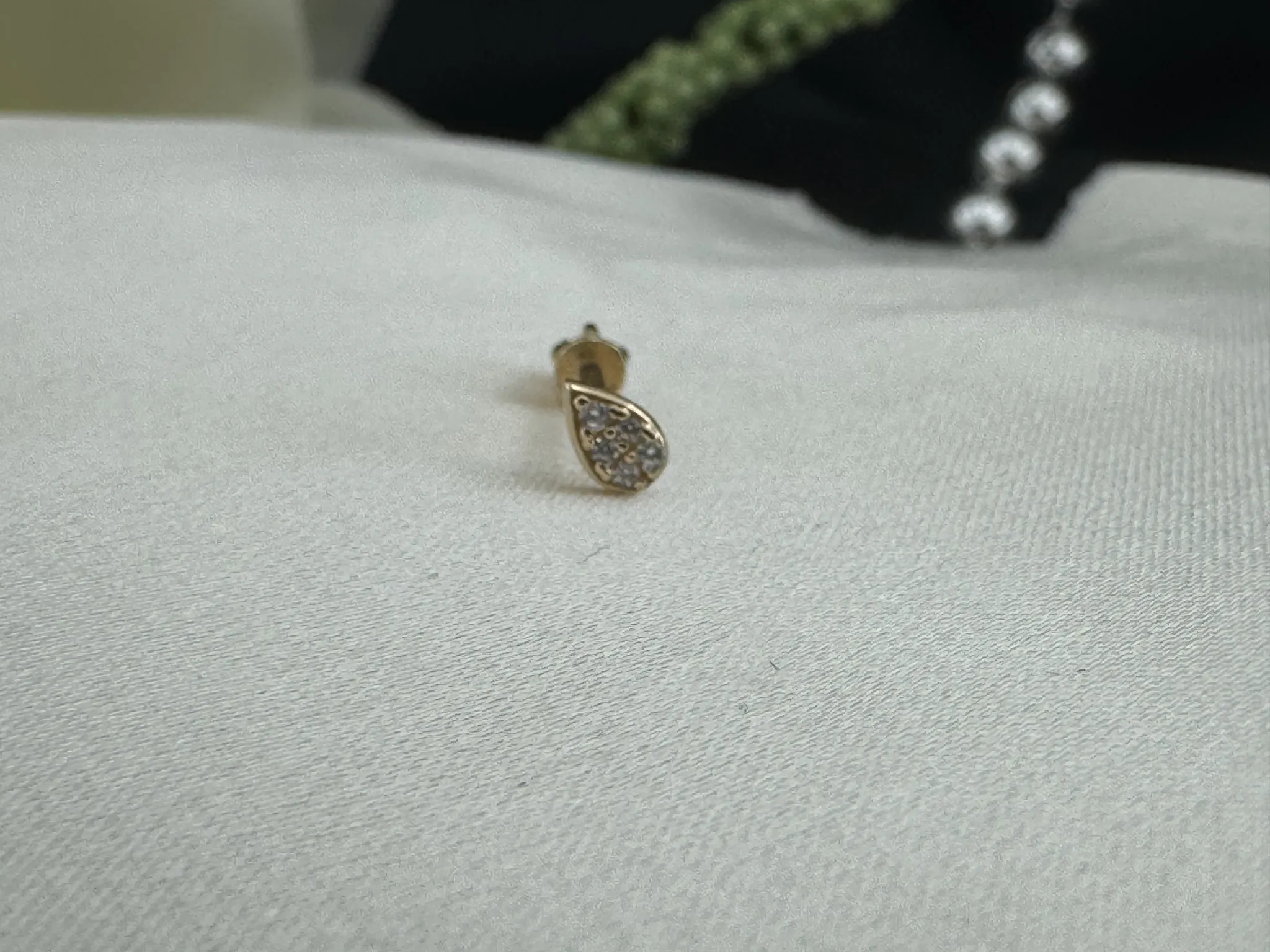 Taşlı Damla Tragus
