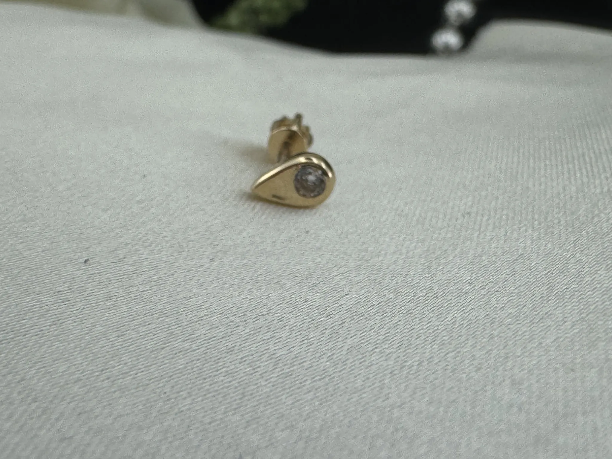 Taşlı Damla Tragus