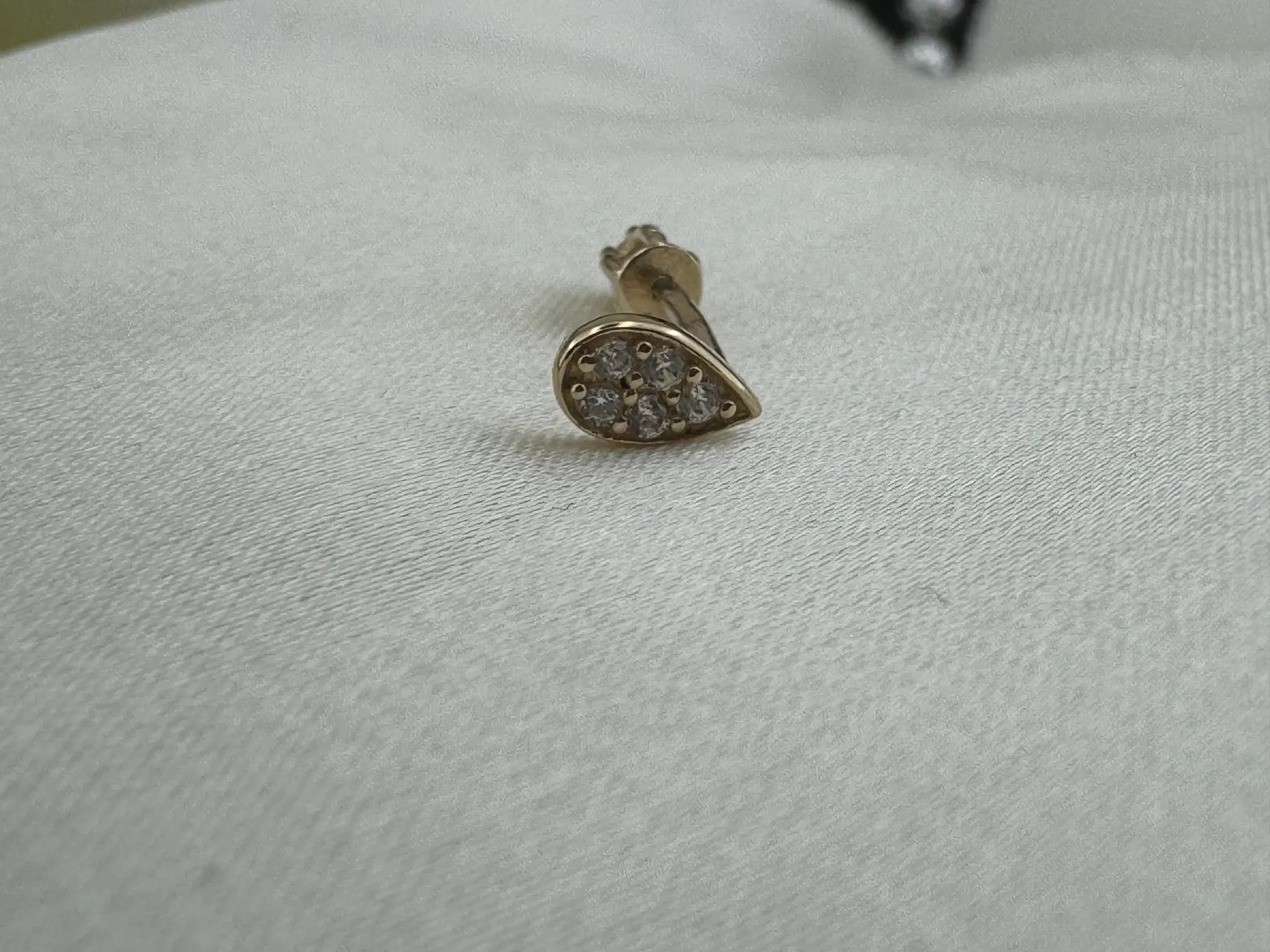 Taşlı Damla Tragus