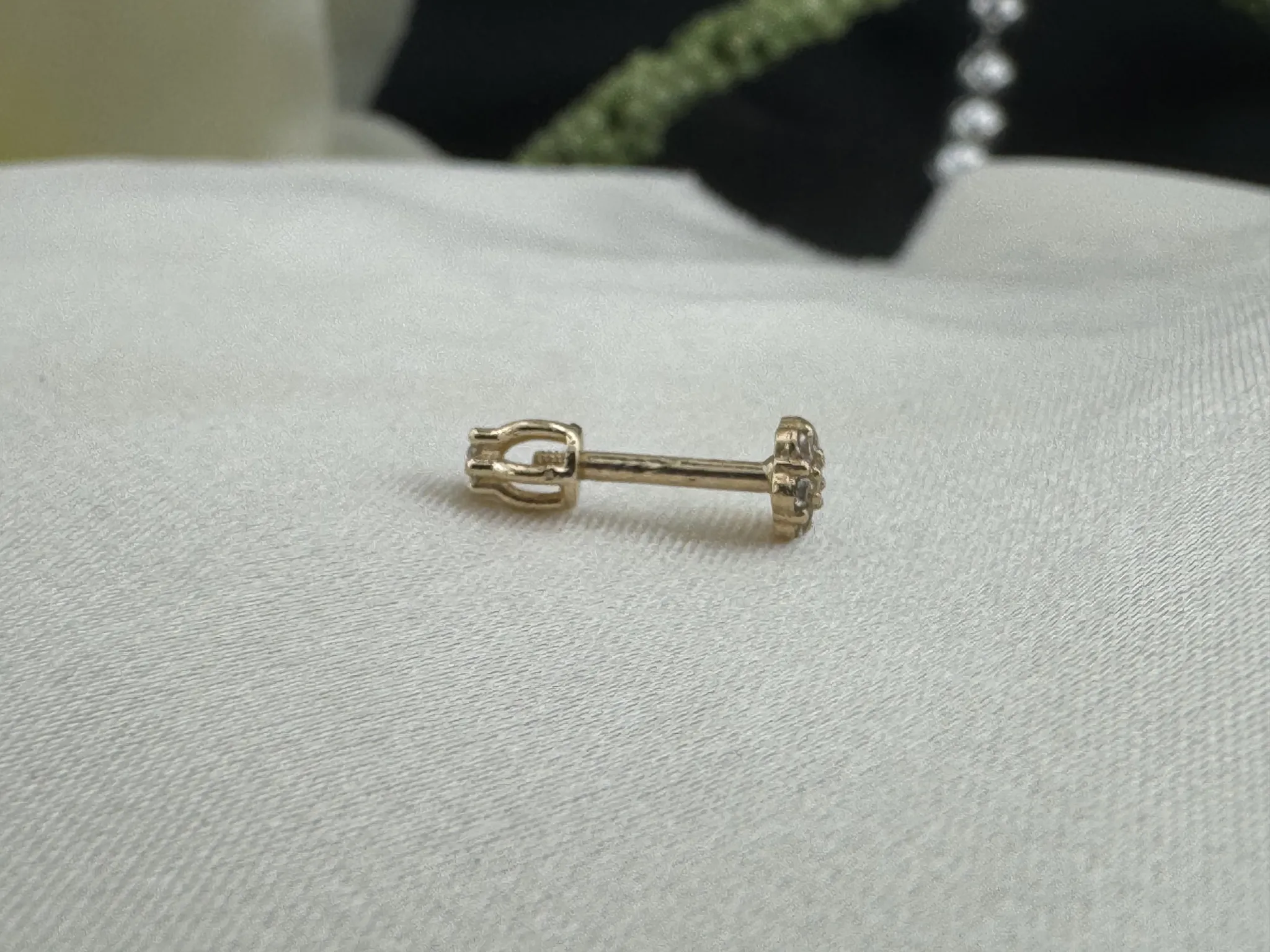 Taşlı Çiçek Tragus