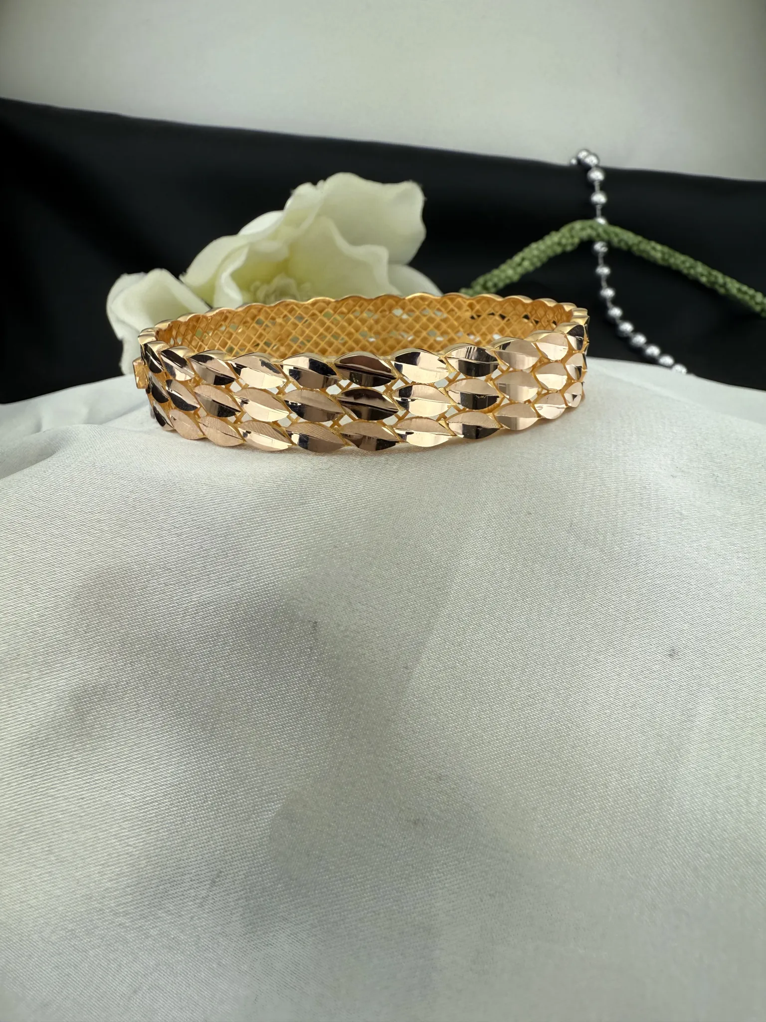 Taşsız Sarı Kelepçe