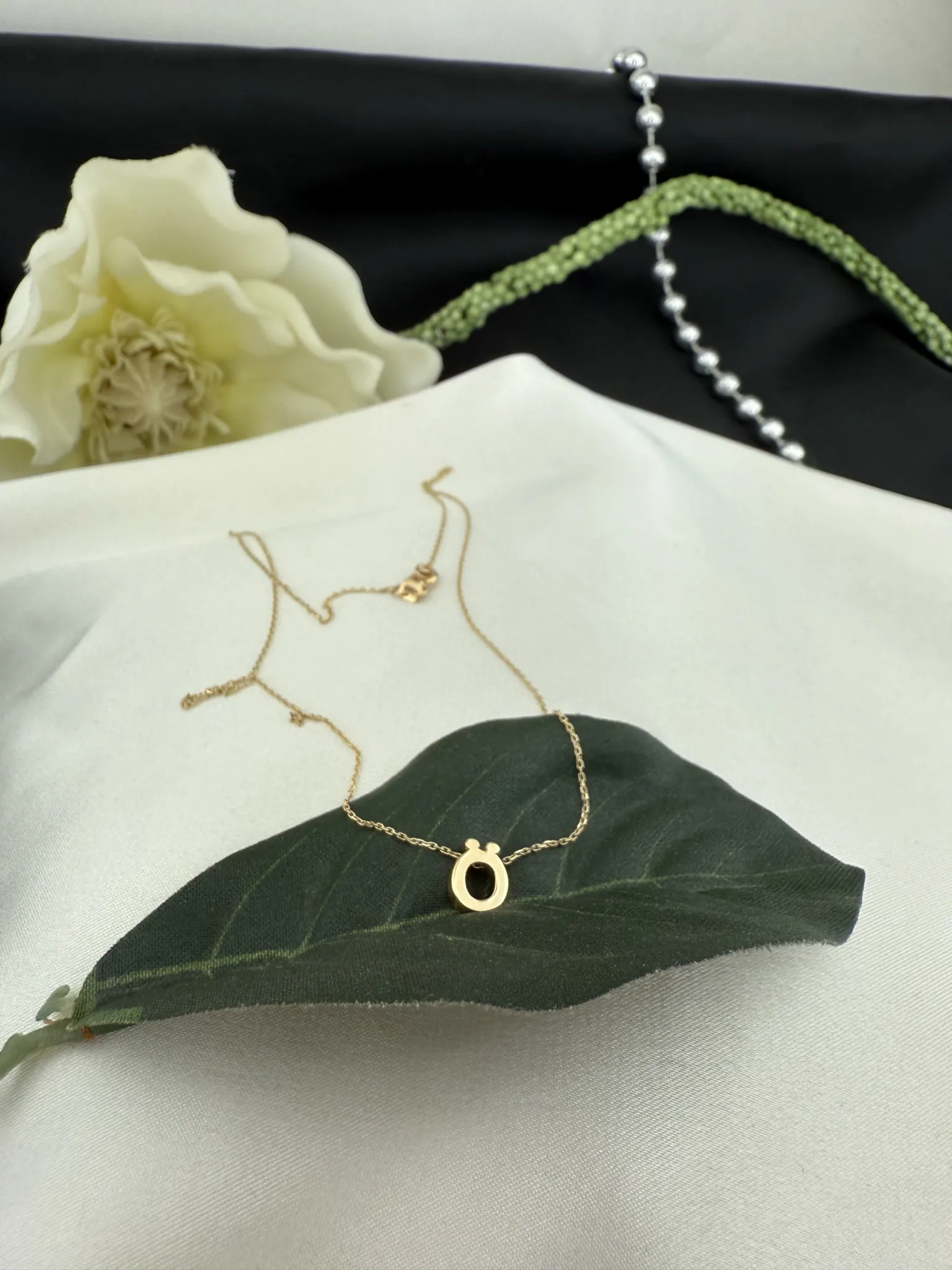 Taşsız Ö Harf Kolye