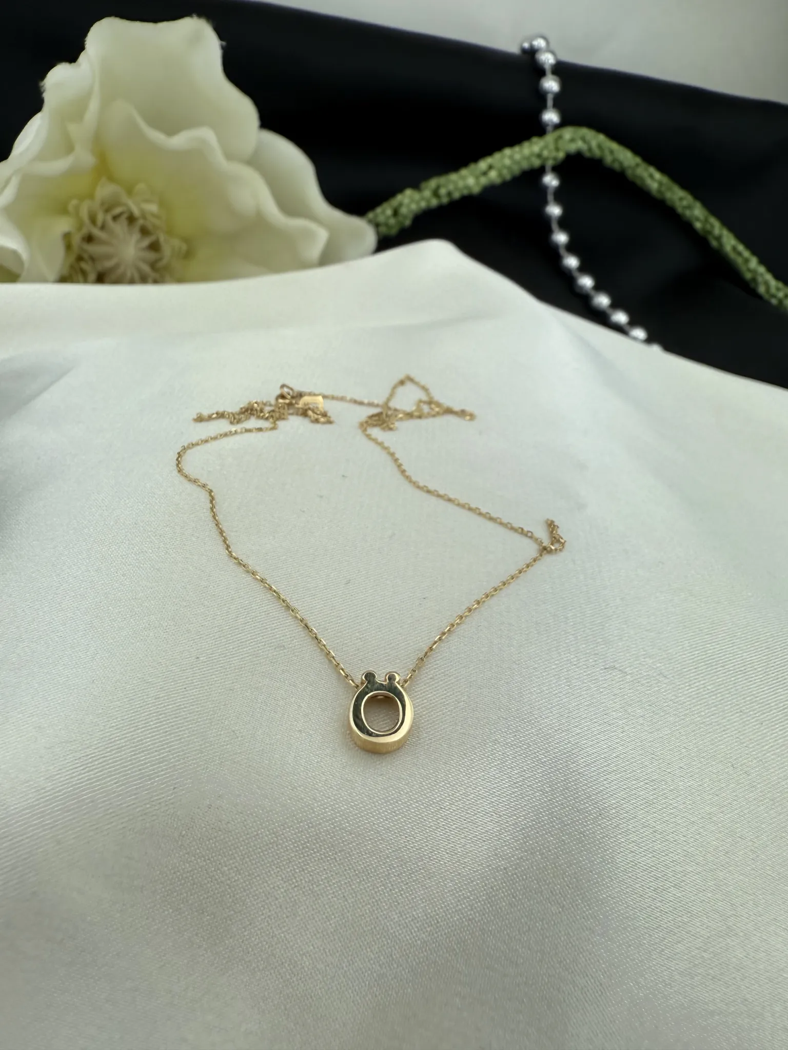 Taşsız Ö Harf Kolye