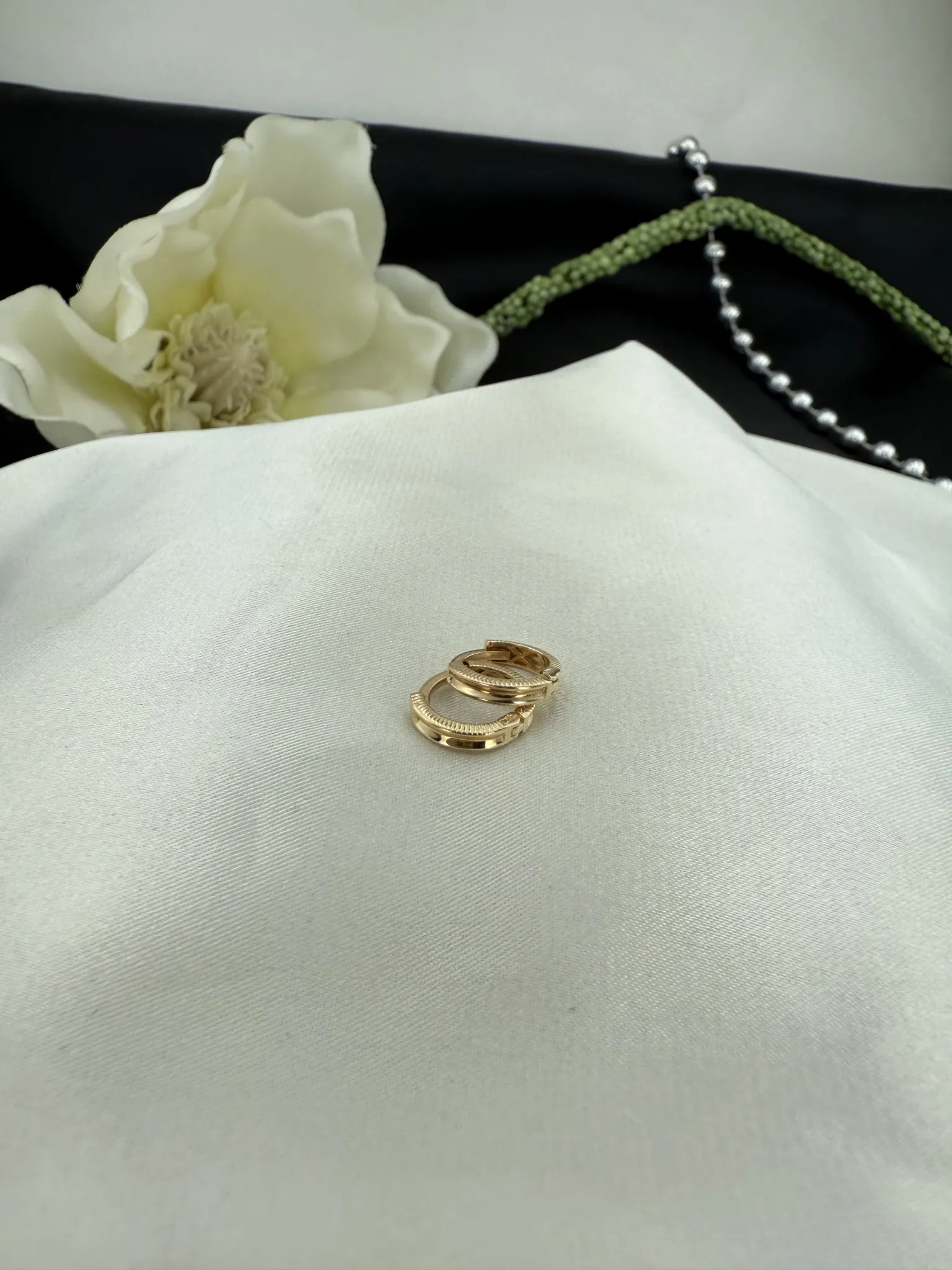 Taşsız Ajda Modeli Küpe