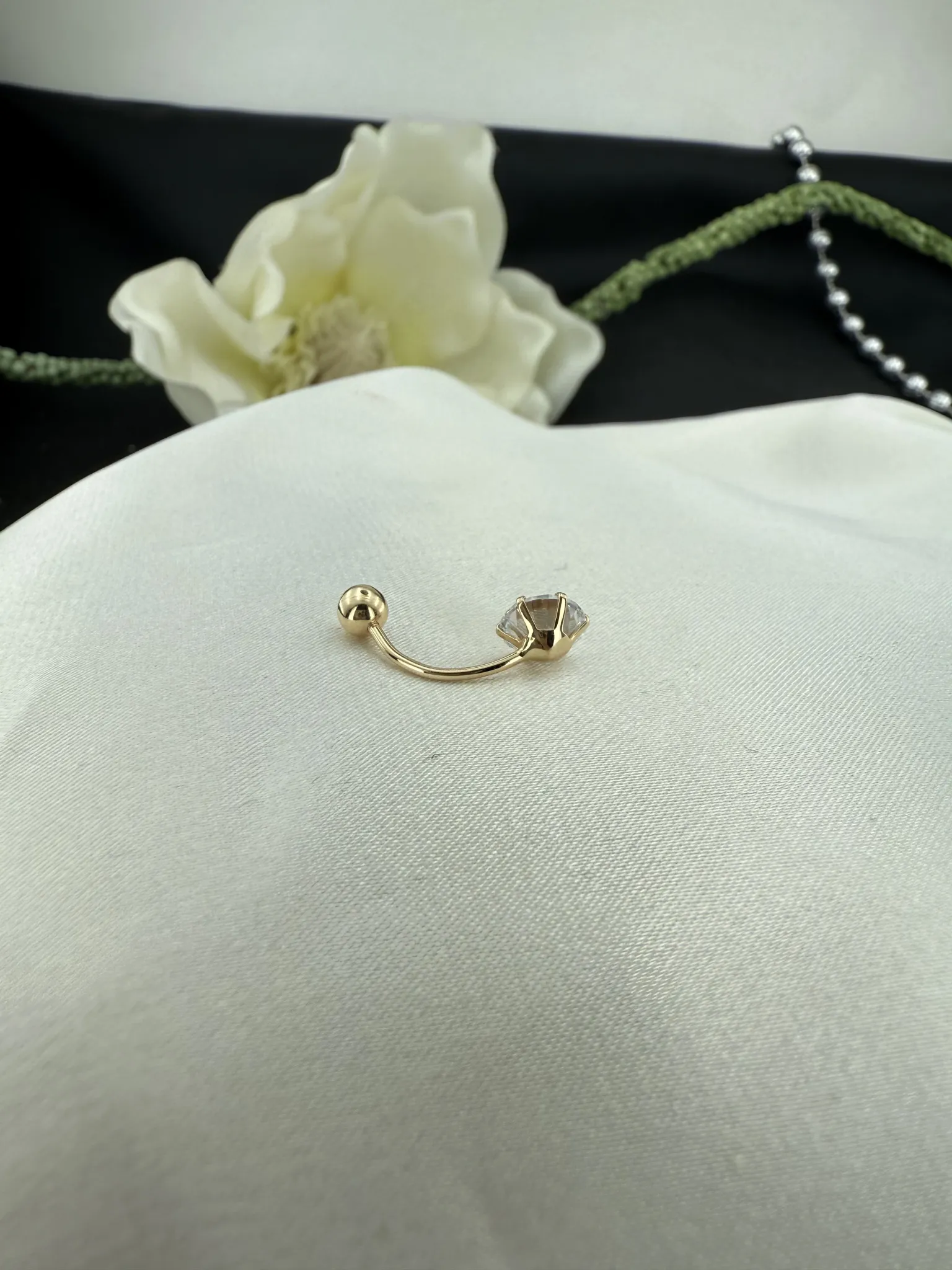 Tek Taş Göbek Piercing