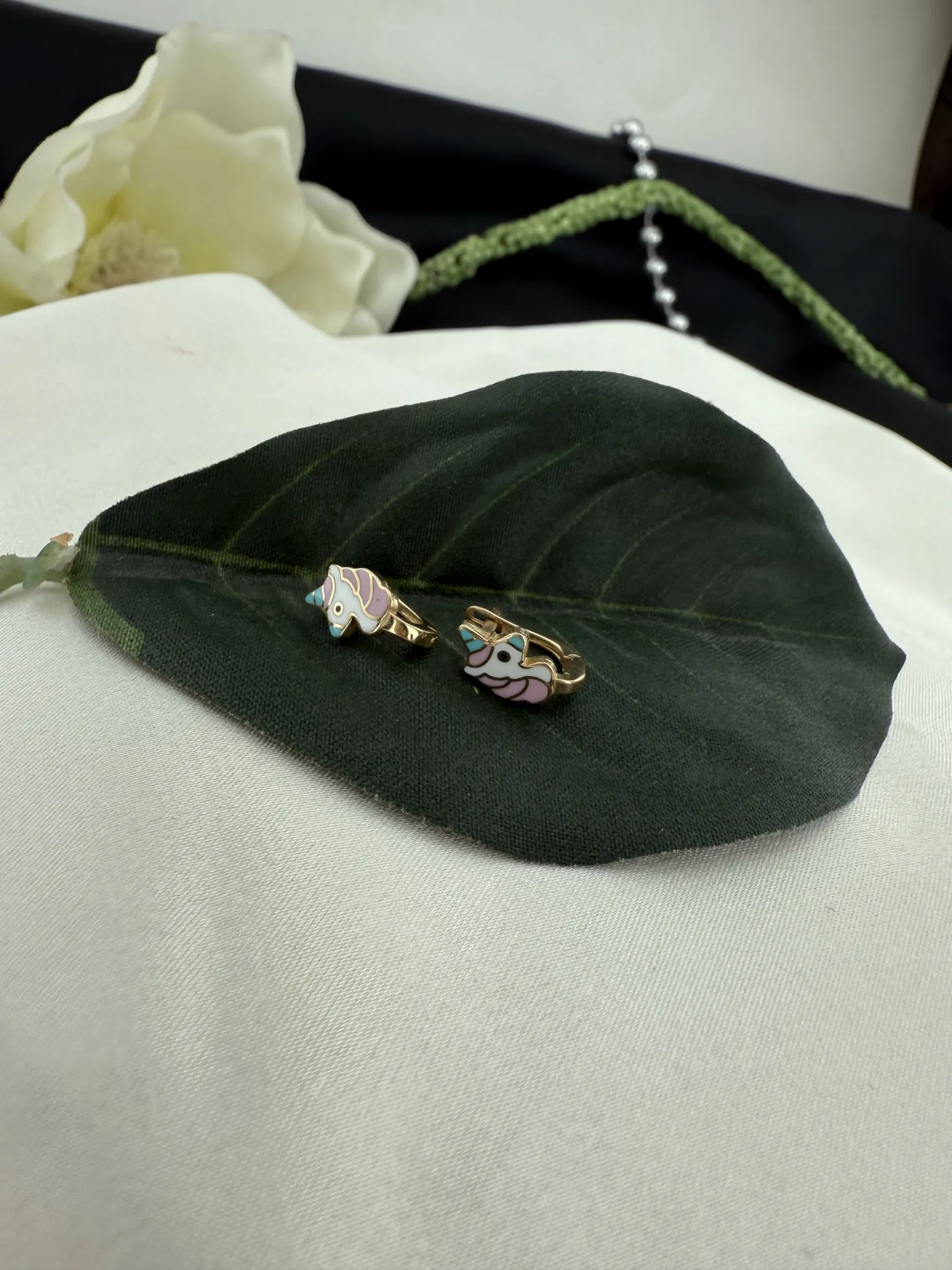 Renkli Mineli Çocuk Küpesi