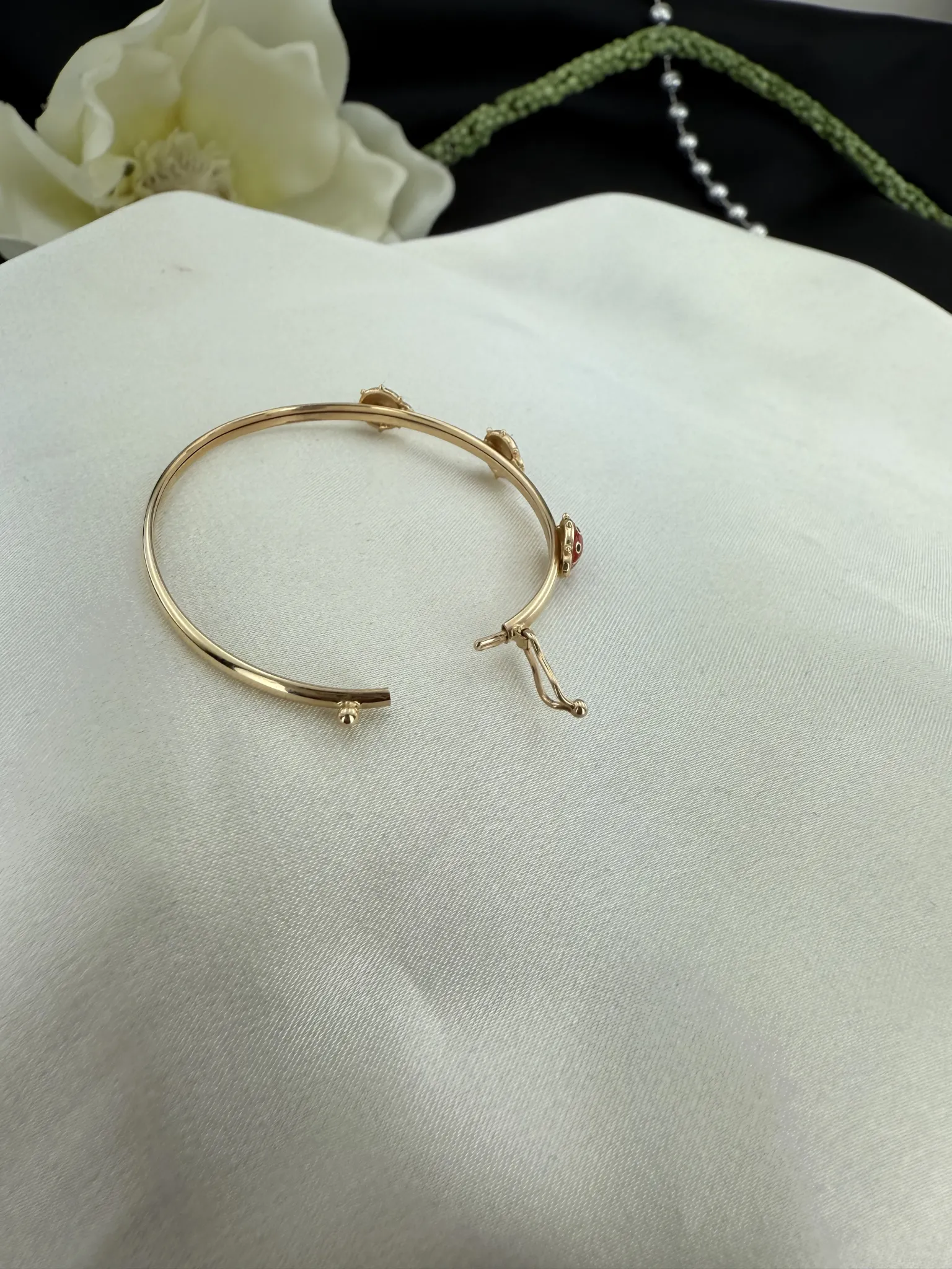 Mineli uğur böceği çocuk kelepçesi 