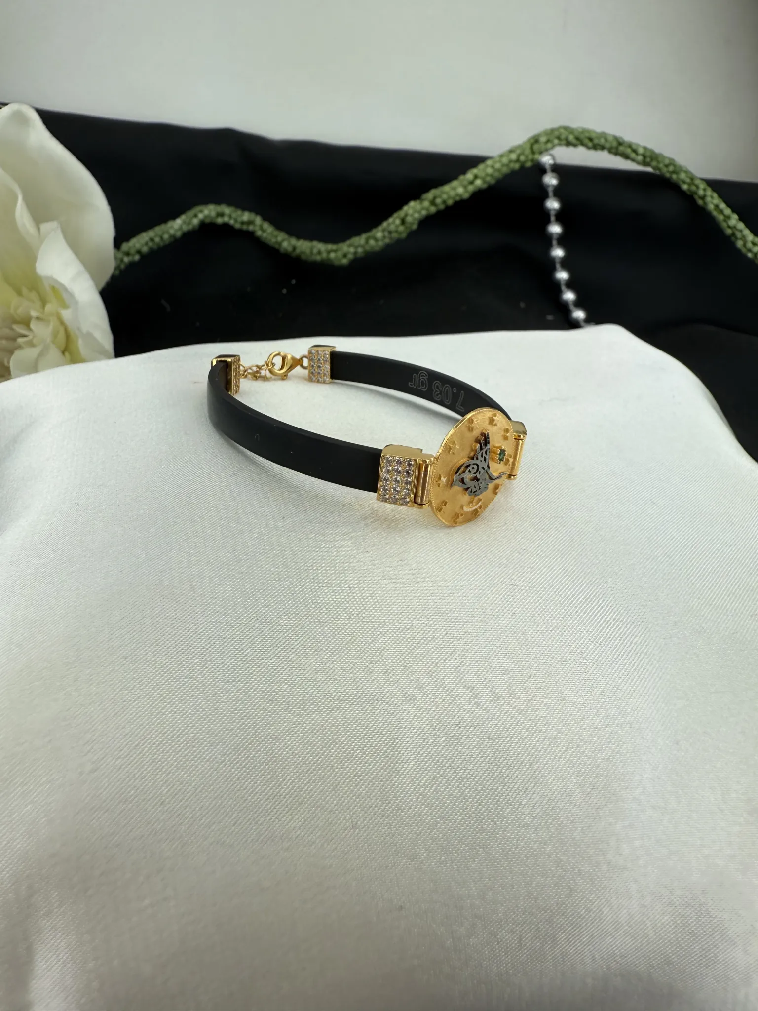 Kauçuk Kayışlı Taşlı Tura Bileklik