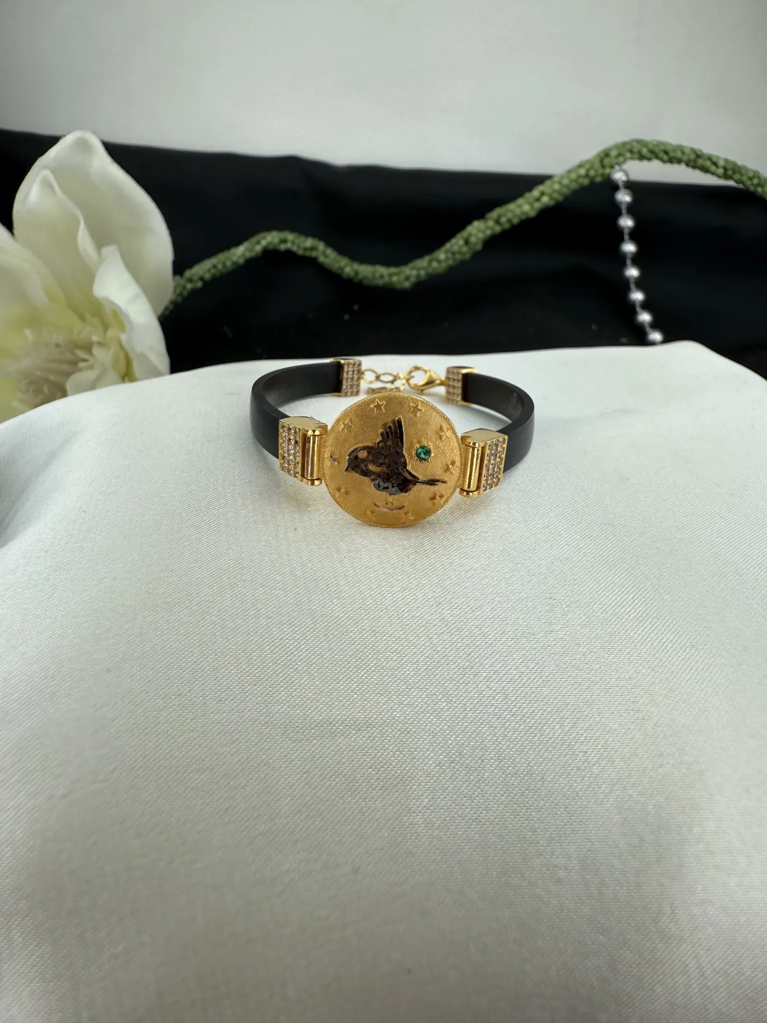 Kauçuk Kayışlı Taşlı Tura Bileklik