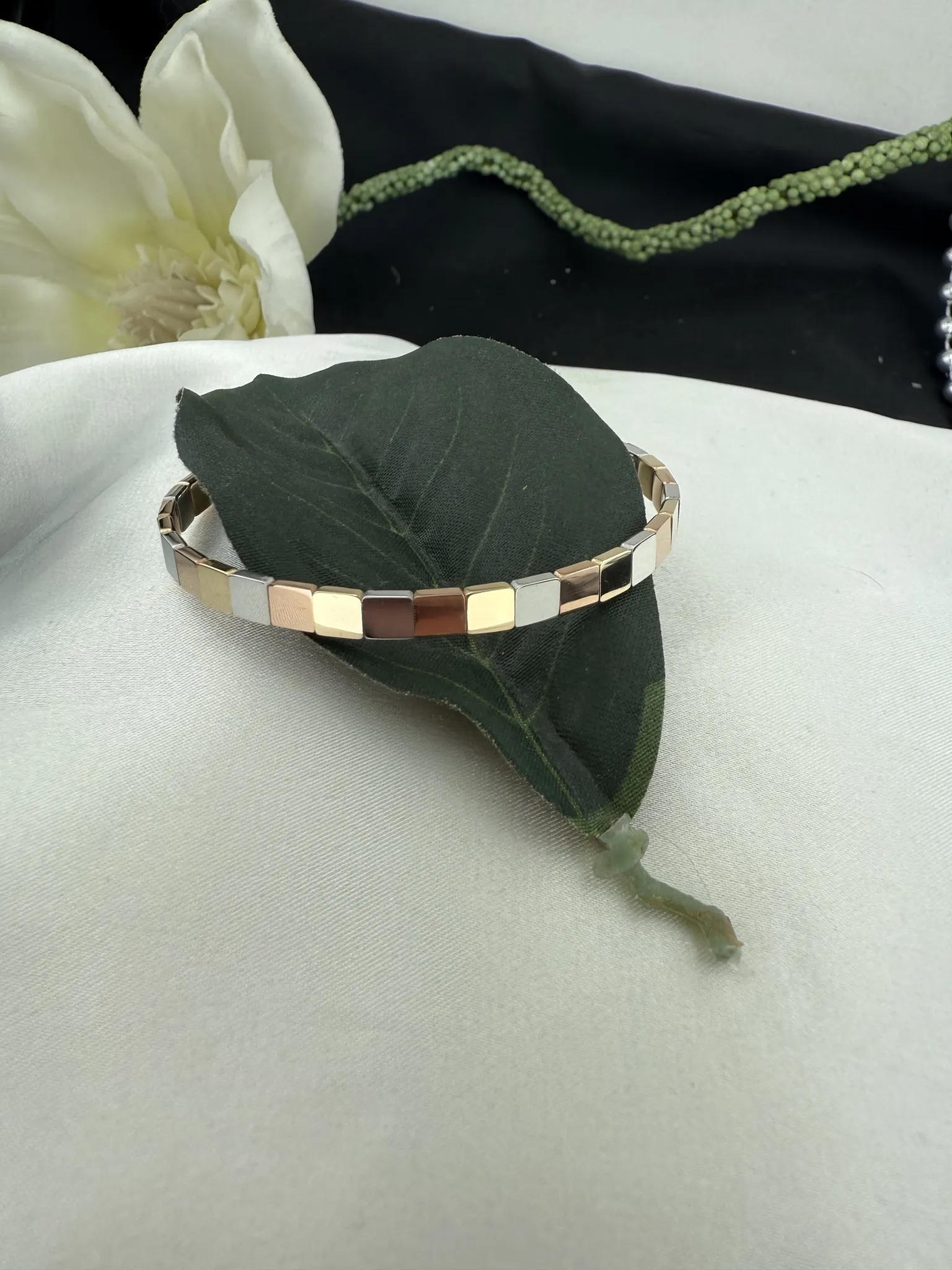 Üç Renk İtalyan Kelepçe