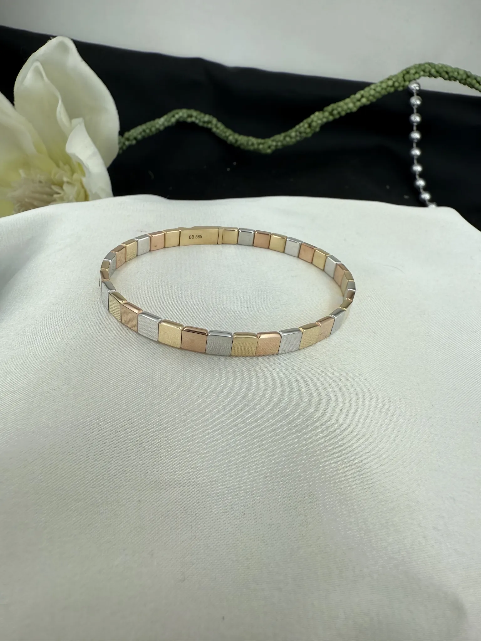 Üç Renk İtalyan Kelepçe