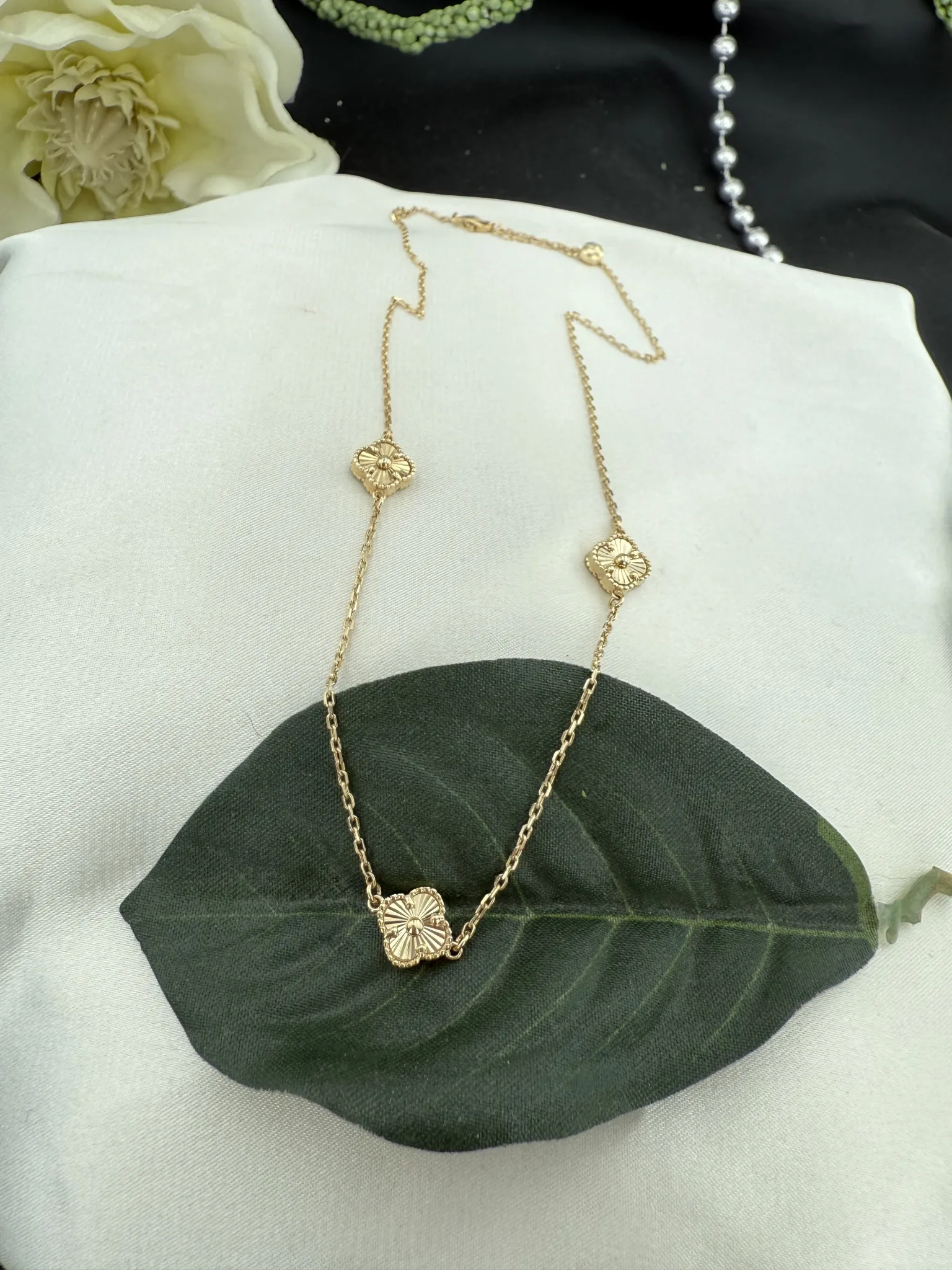 Taşsız Yonca Kolye 