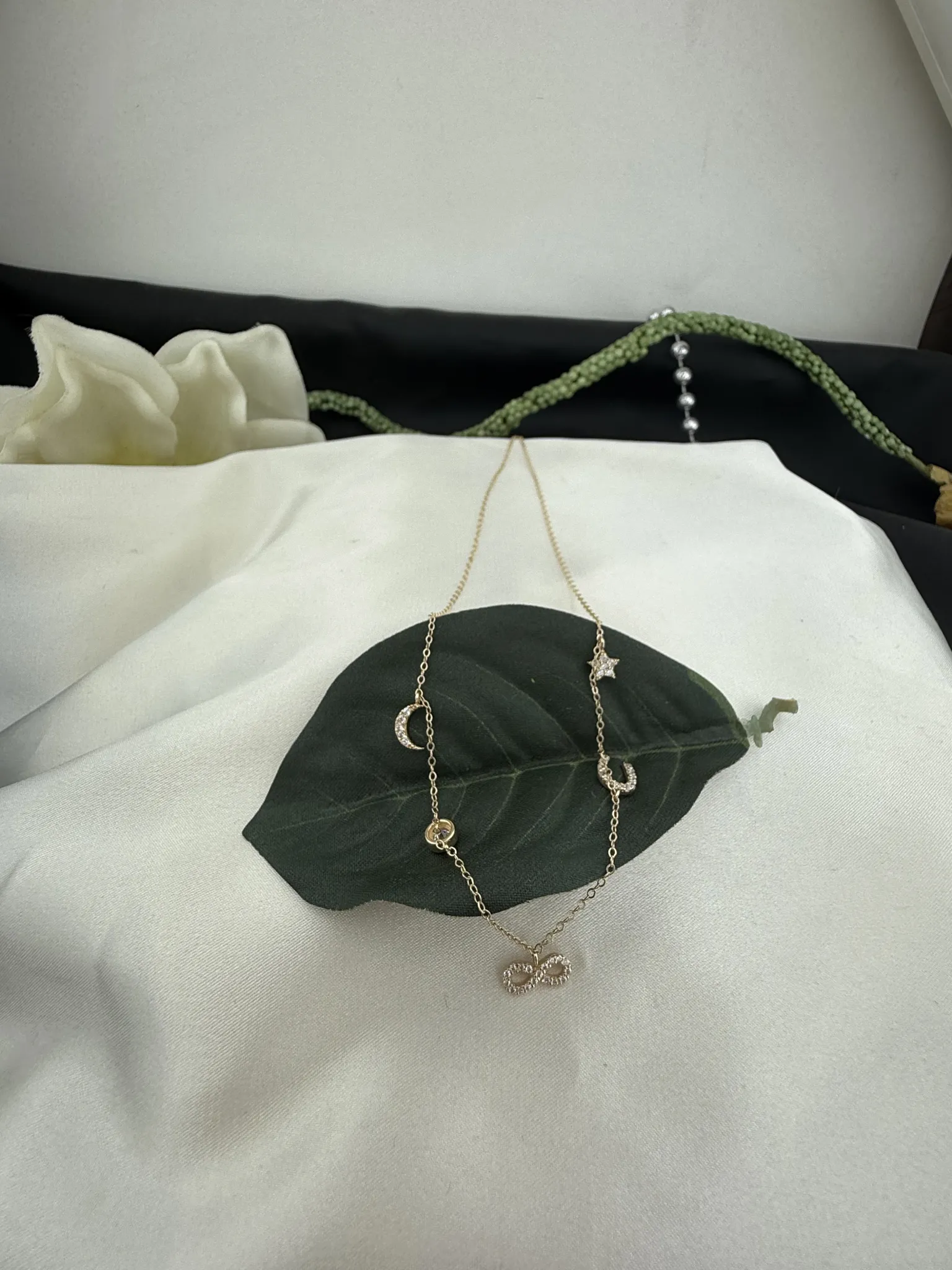 Taşlı Şans Kolyesi