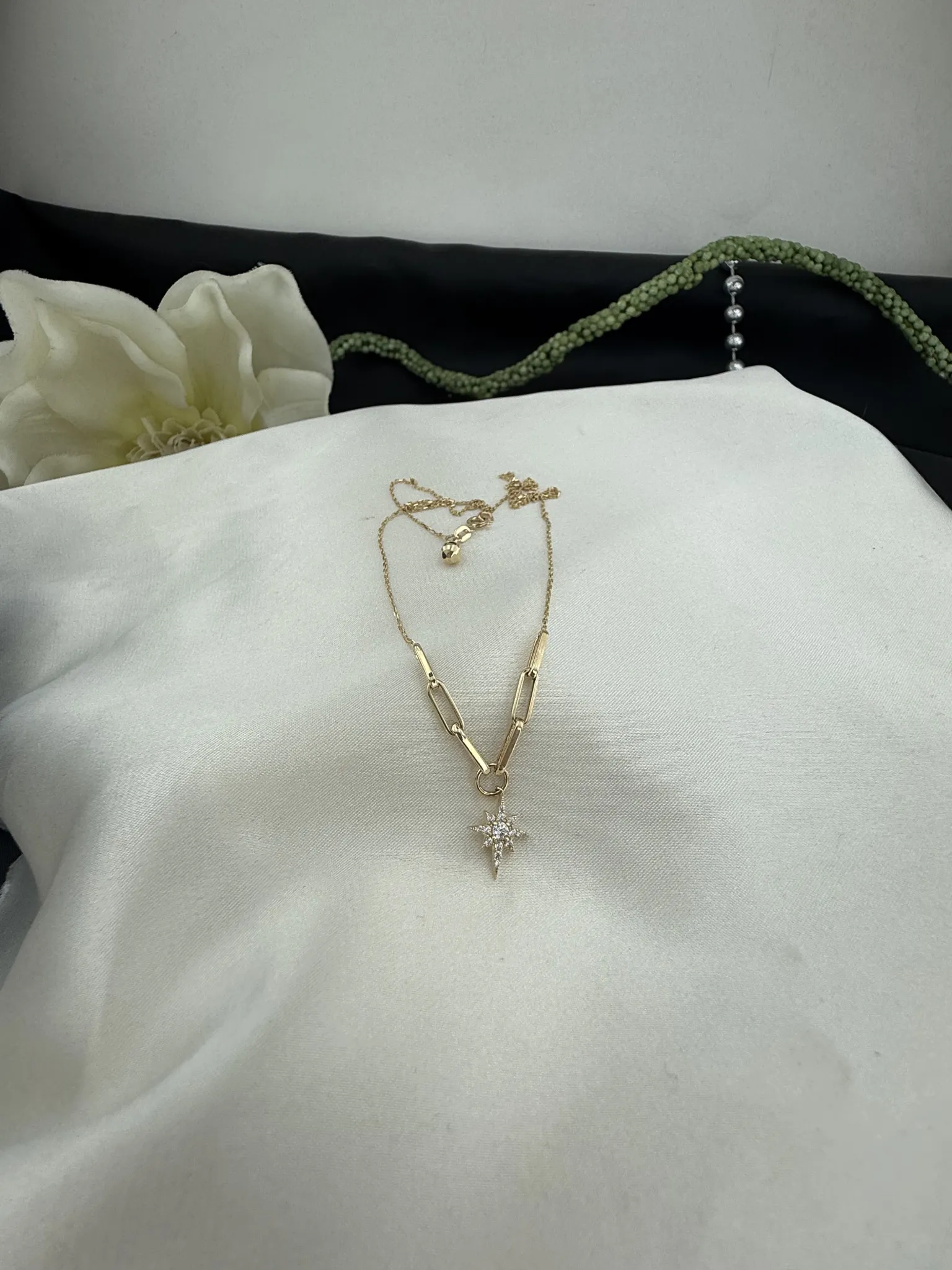 Özel Tasarım Taşlı Ataç Kuzey Yıldızı Kolye