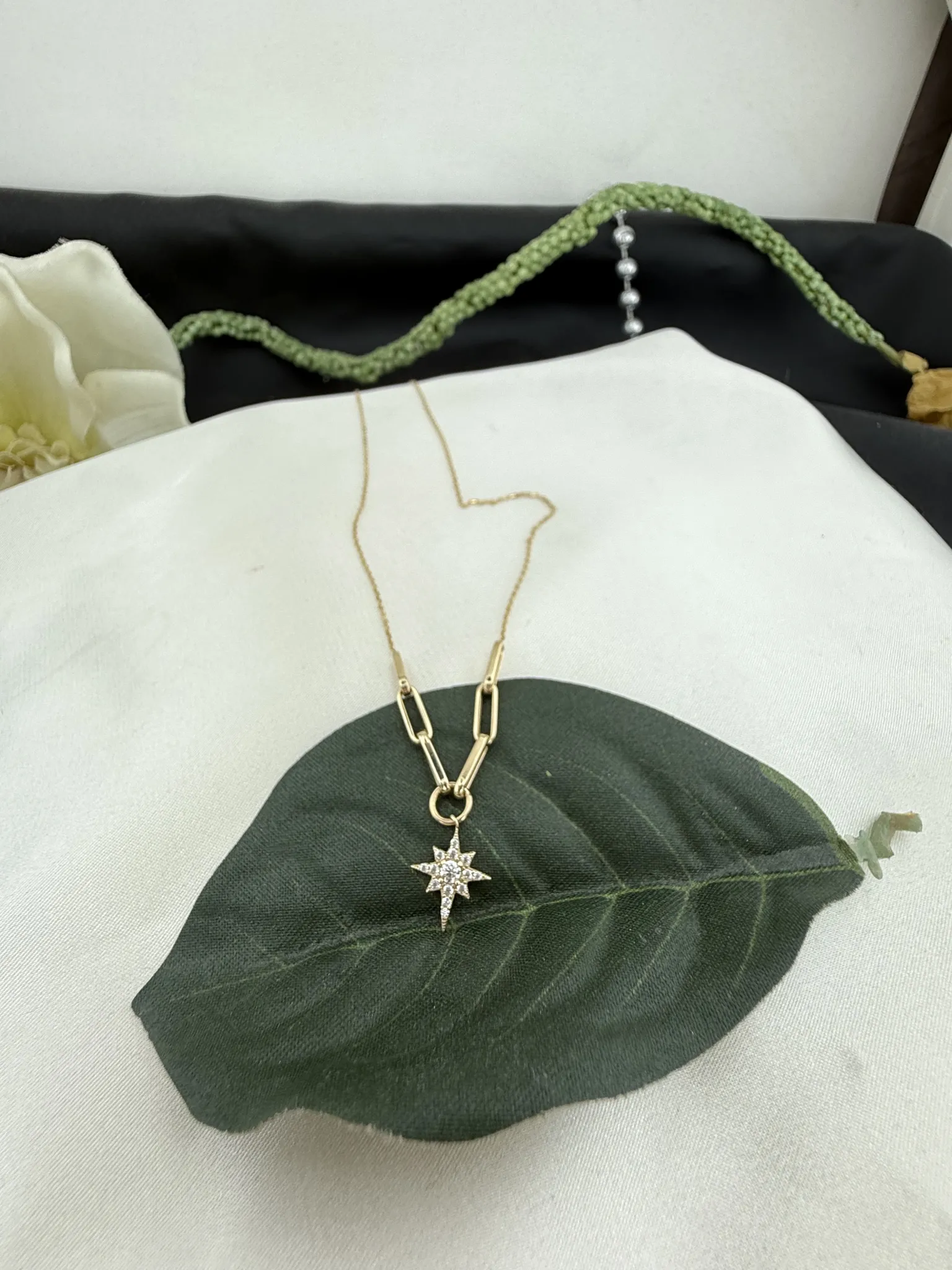 Özel Tasarım Taşlı Ataç Kuzey Yıldızı Kolye