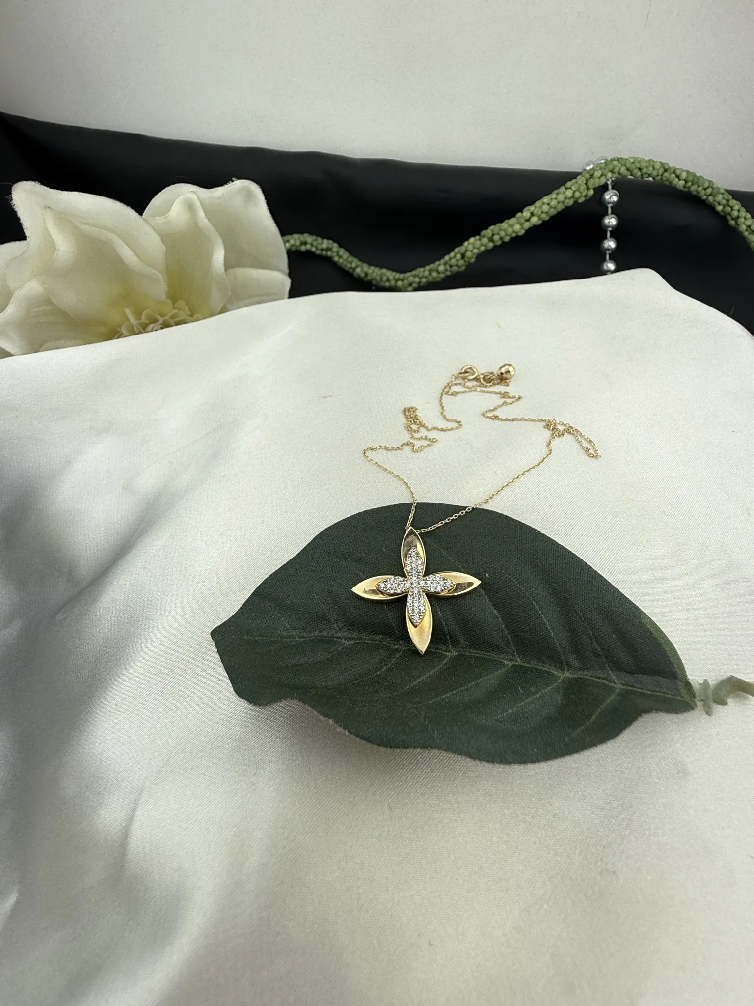 Taşlı İtalyan Kolye