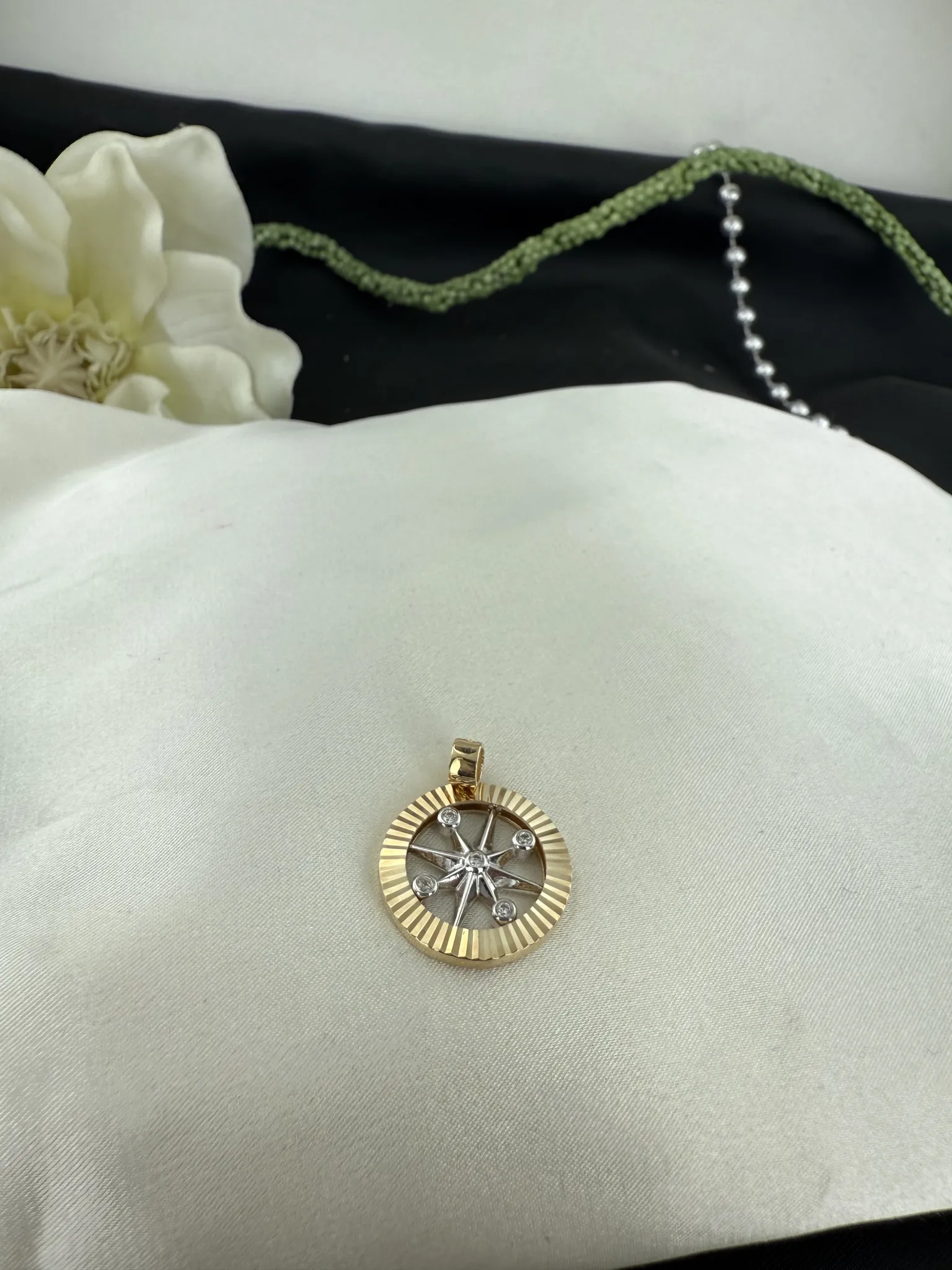 Taşlı Pusula Kolye Ucu