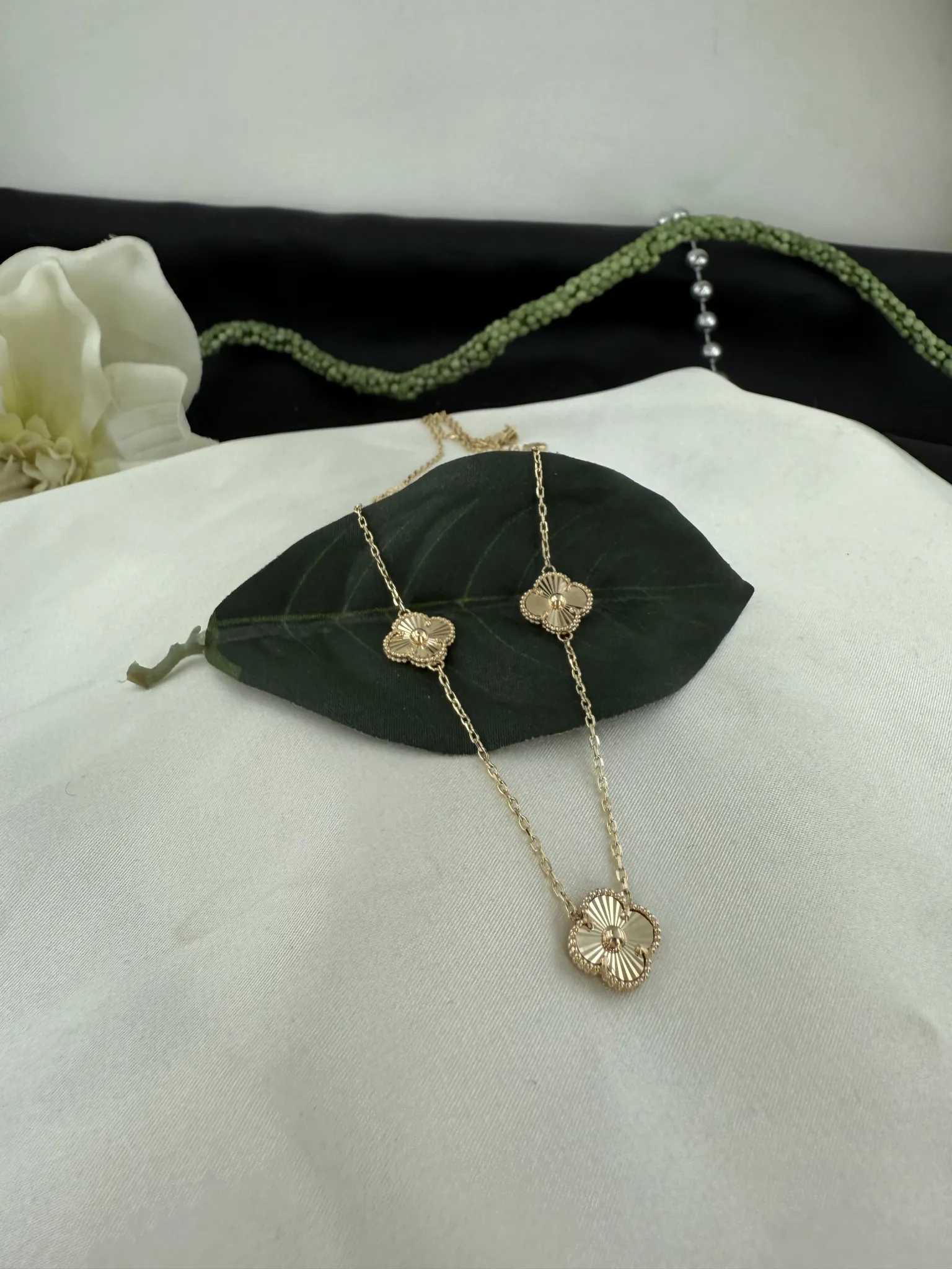 Taşsız Beşli Yonca Kolye