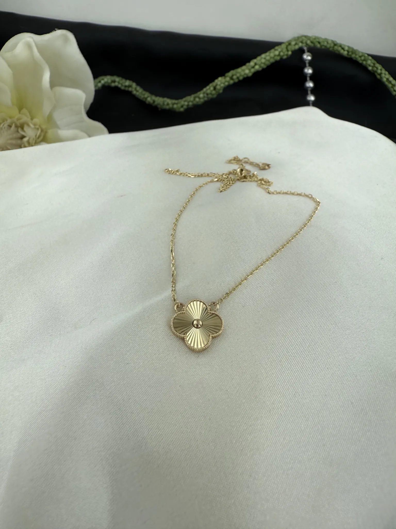 Taşsız Tekli Yonca Kolye