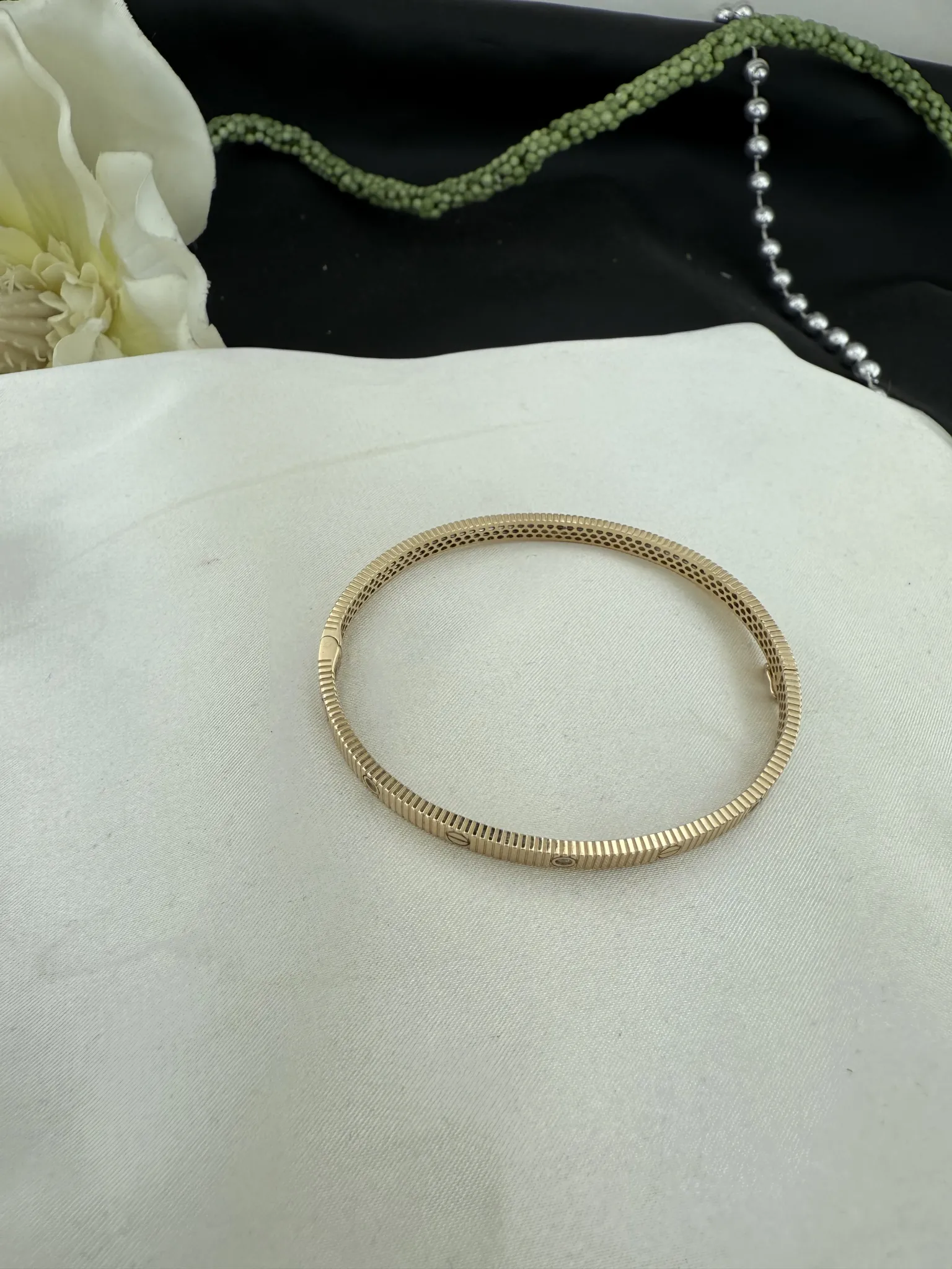 Özel Tasarım Taşlı Kelepçe