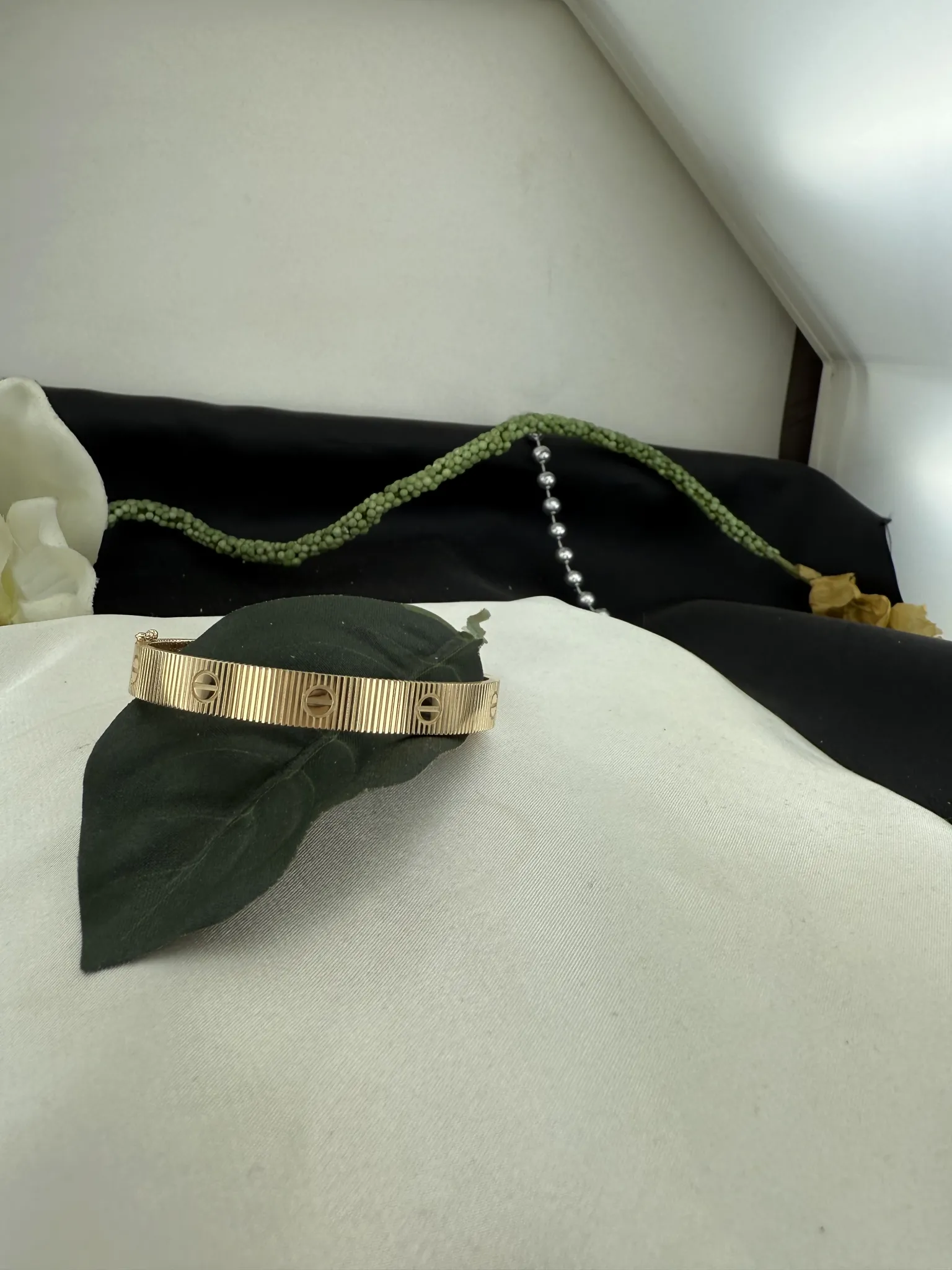 Özel Tasarım Taşlı Kelepçe