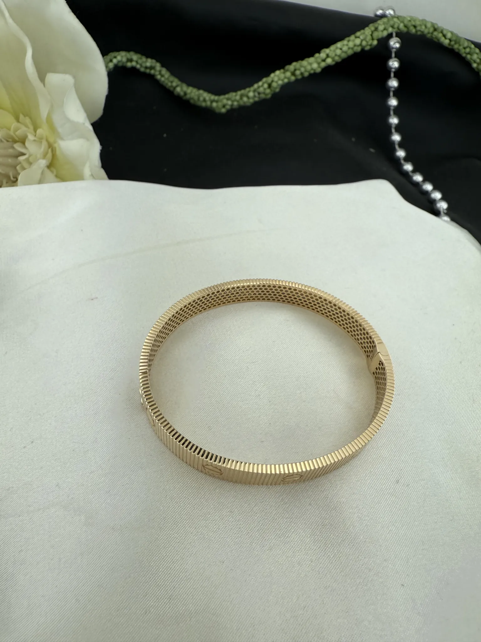 Özel Tasarım Taşlı Kelepçe