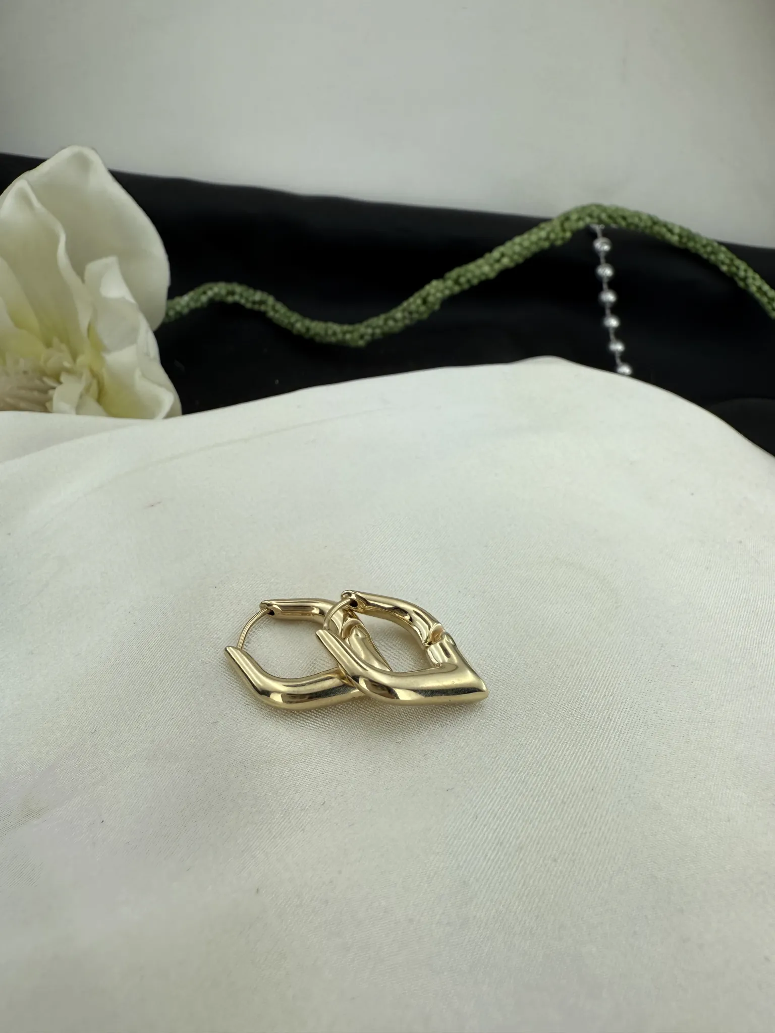 Özel Tasarım Taşsız İtalyan Küpe