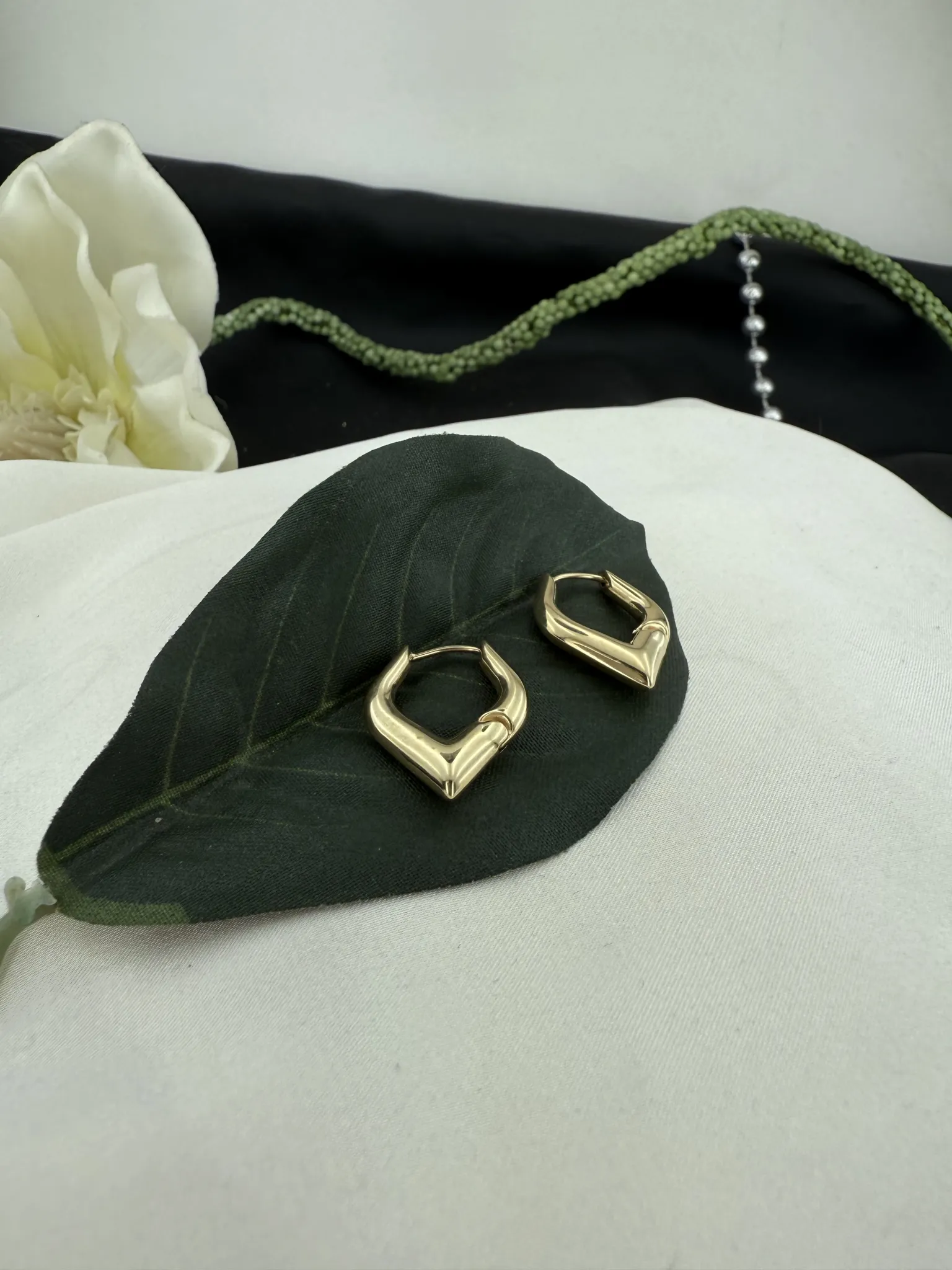 Özel Tasarım Taşsız İtalyan Küpe