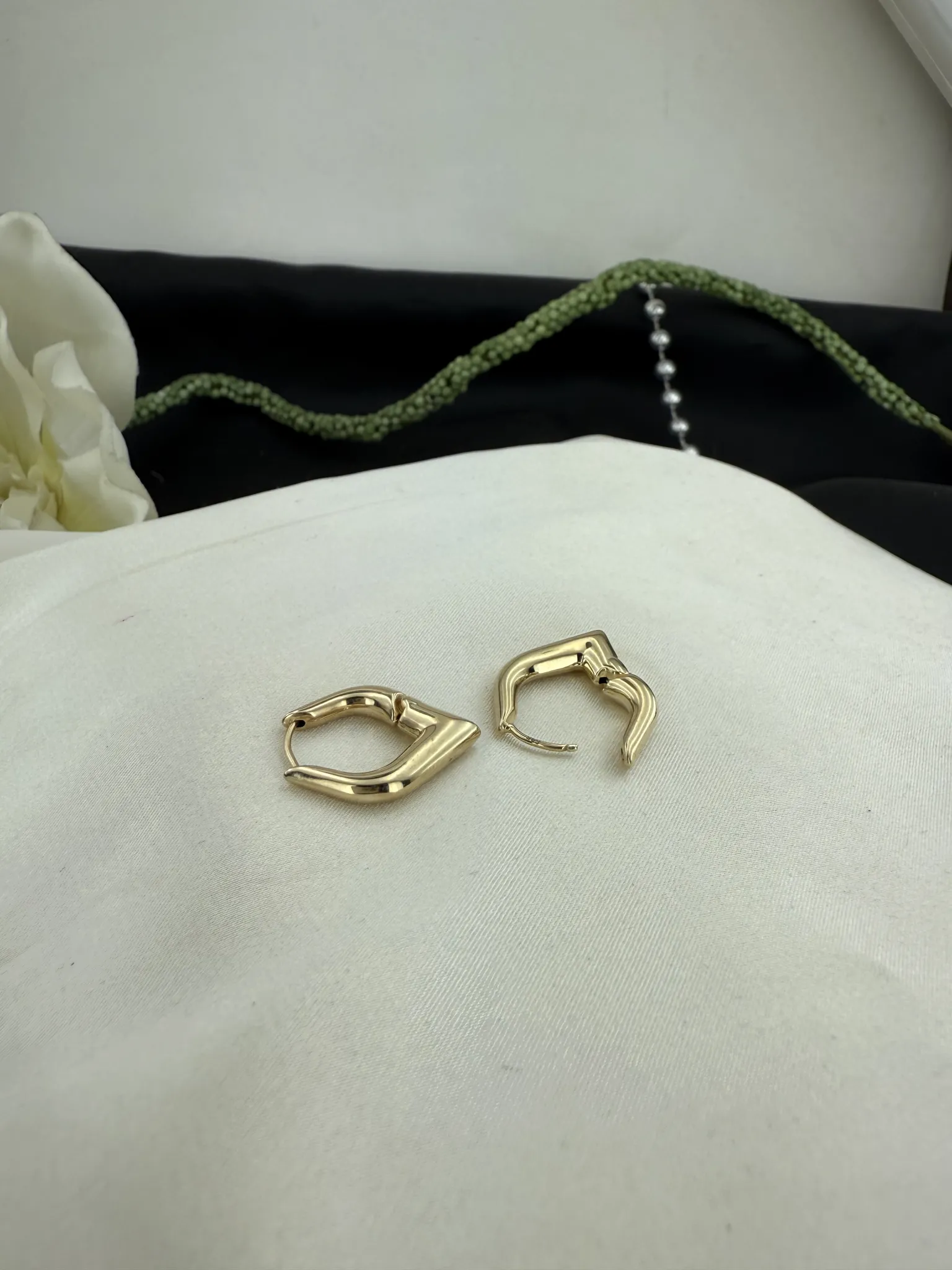 Özel Tasarım Taşsız İtalyan Küpe