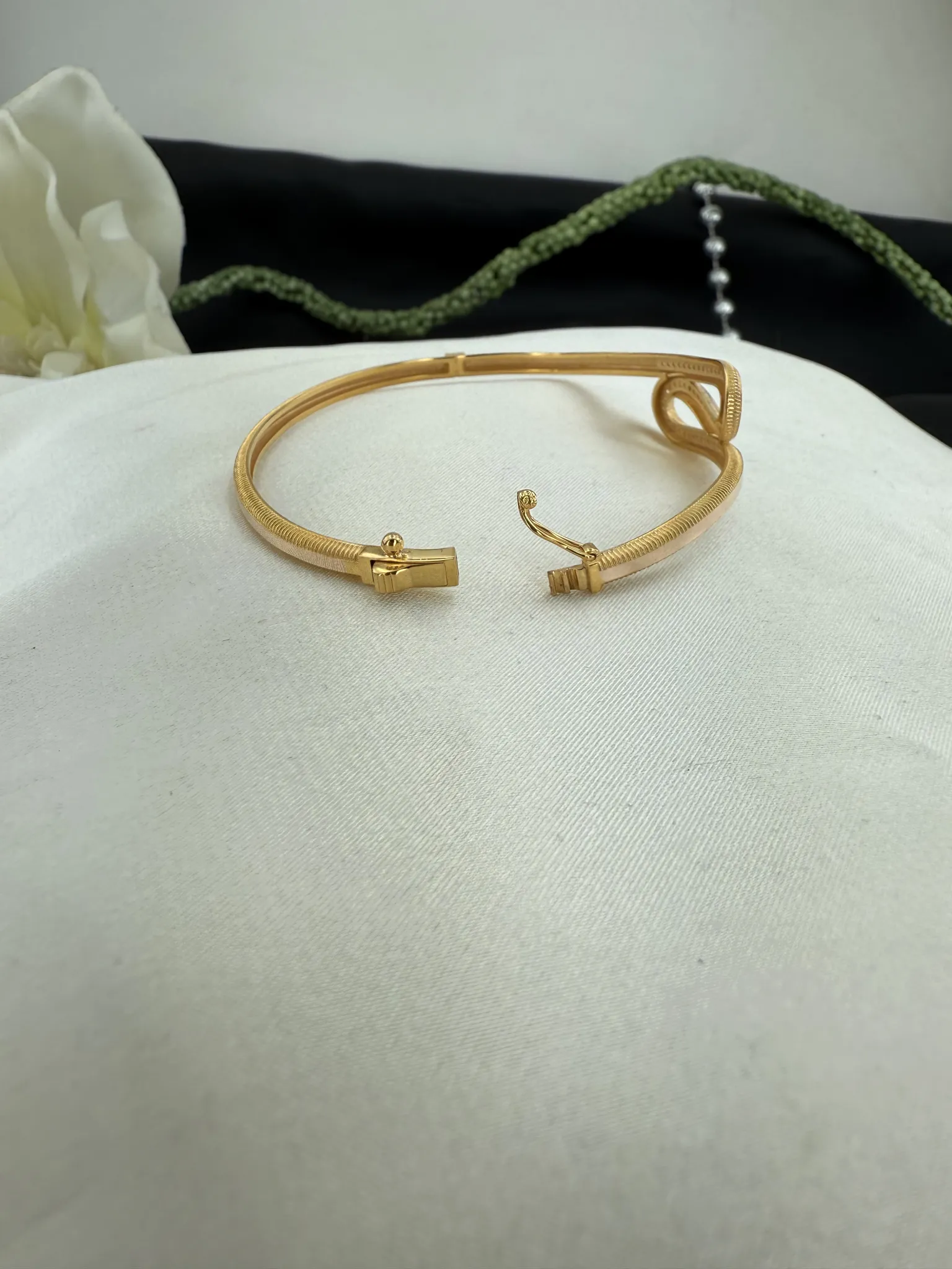 özel Tadarım Taşsız Kelepçe