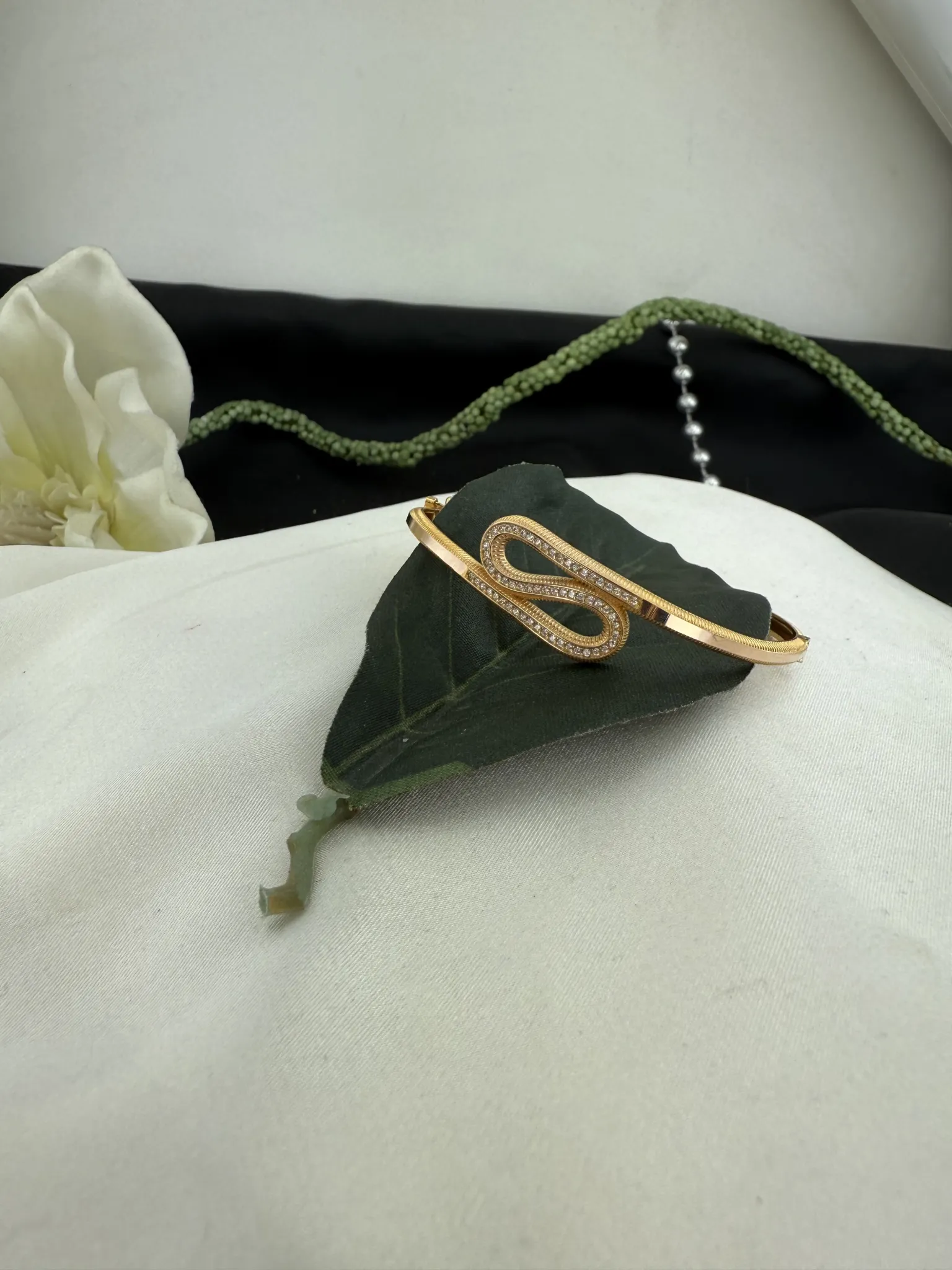 özel Tadarım Taşsız Kelepçe